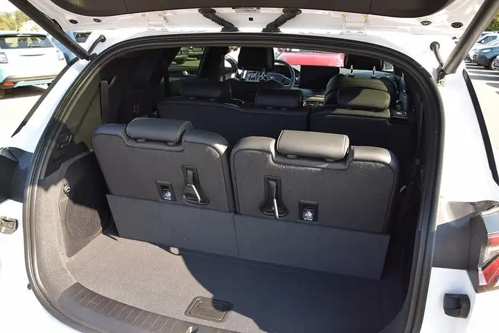 BYD Tang Flagship 4 x 4 / 7-Sitzer-image-10