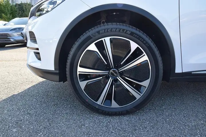 BYD Tang Flagship 4 x 4 / 7-Sitzer-image-24