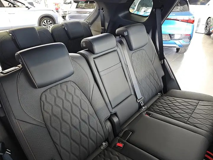 BYD Tang Flagship 4 x 4 / 7-Sitzer-image-4