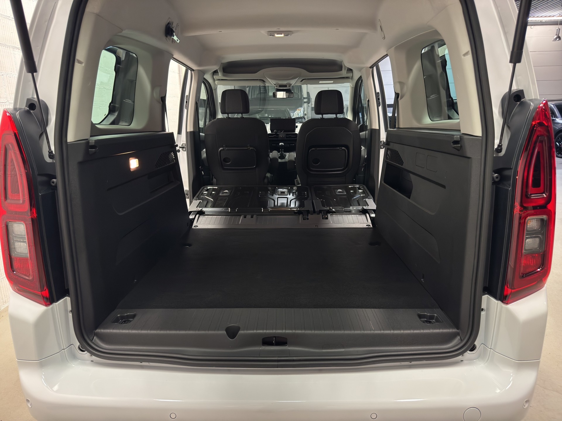 OPEL Combo Life 1.2 Edition-image-13