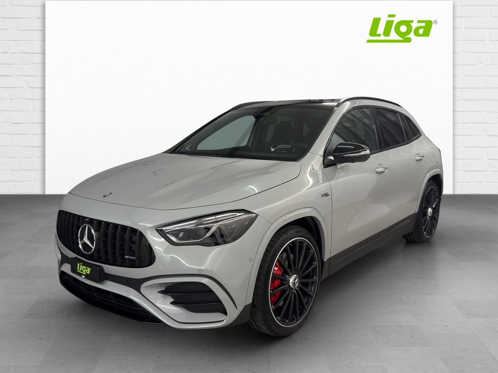 MERCEDES-BENZ AMG GLA 35 4Matic-showroom-element-1