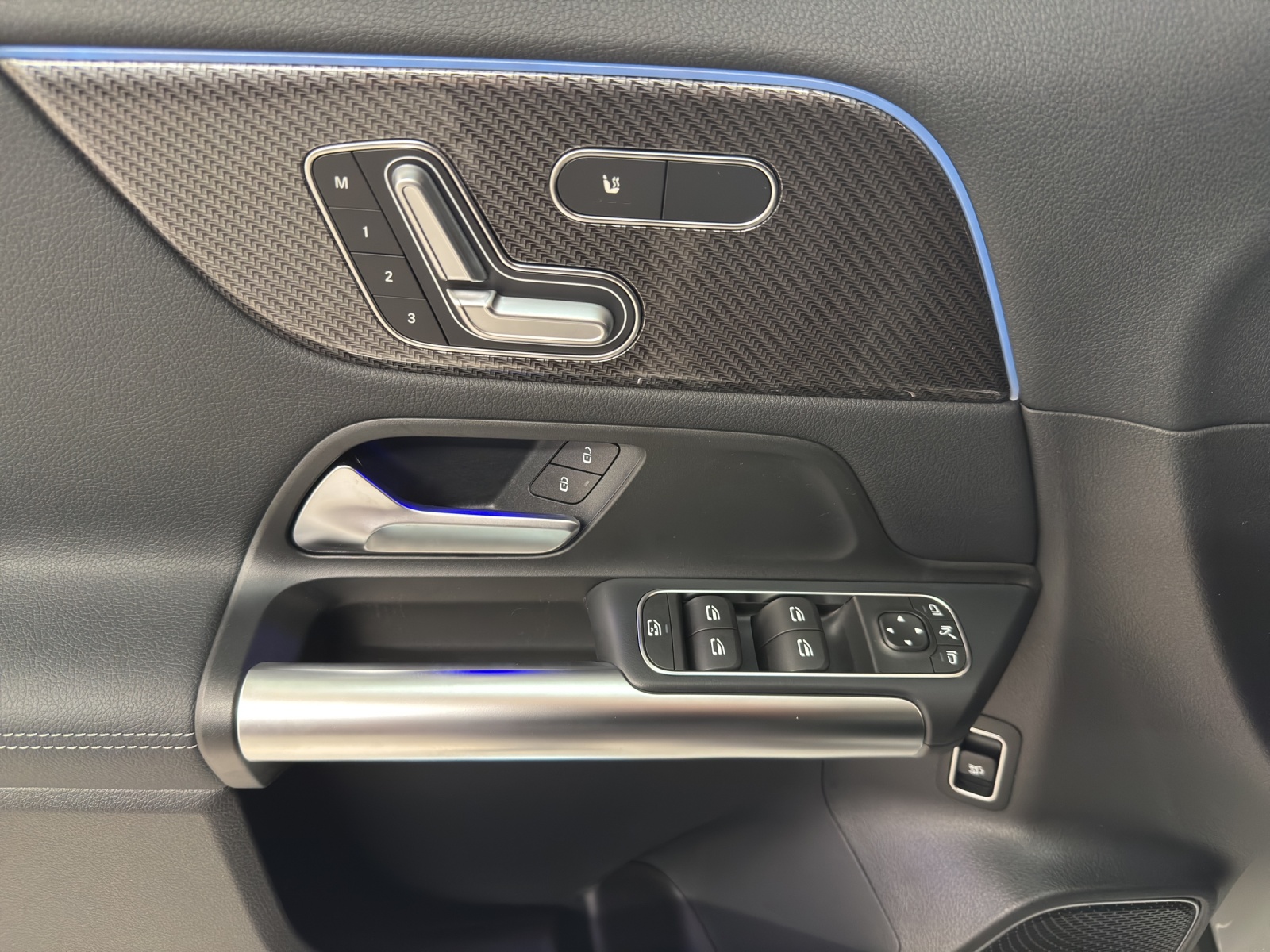 MERCEDES-BENZ AMG GLA 35 4Matic-image-14