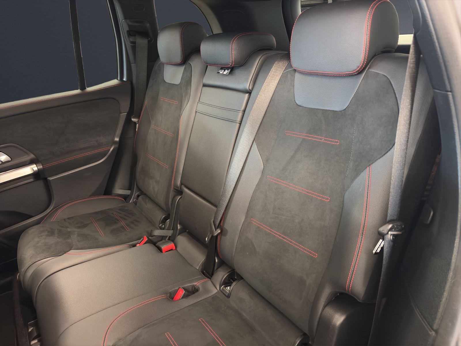 MERCEDES-BENZ EQB 350 AMG Line 4Matic-image-16