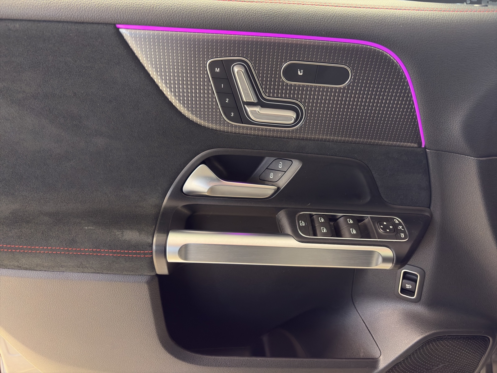 MERCEDES-BENZ EQB 350 AMG Line 4Matic-image-10
