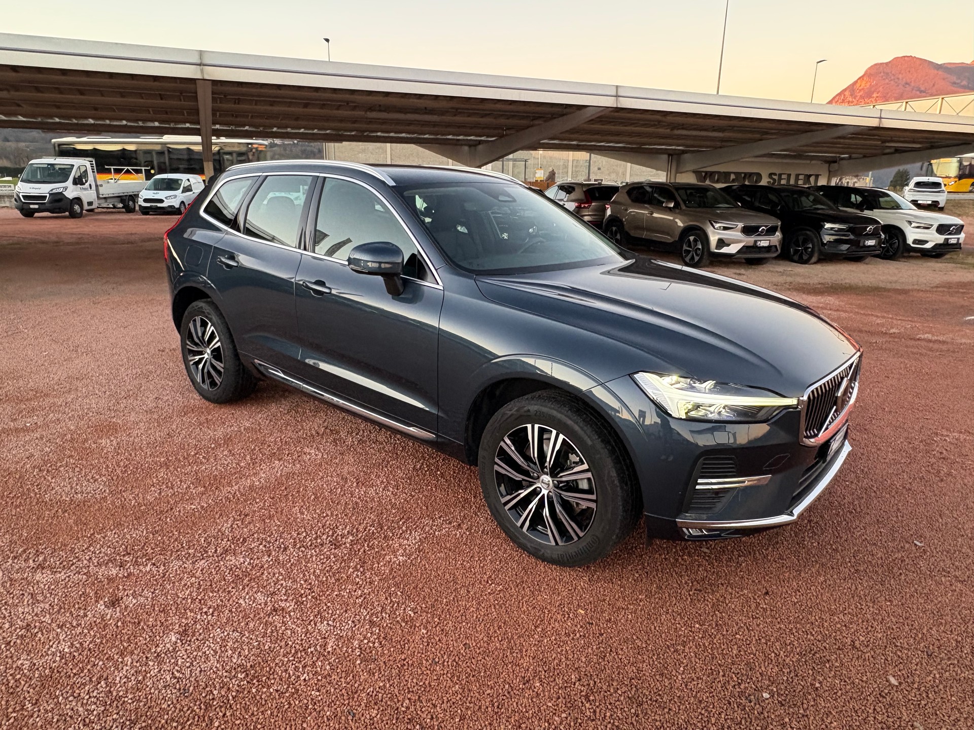 VOLVO XC60 B4 Diesel Mild Hybrid AWD Plus Bright Geartronic-showroom-element-2