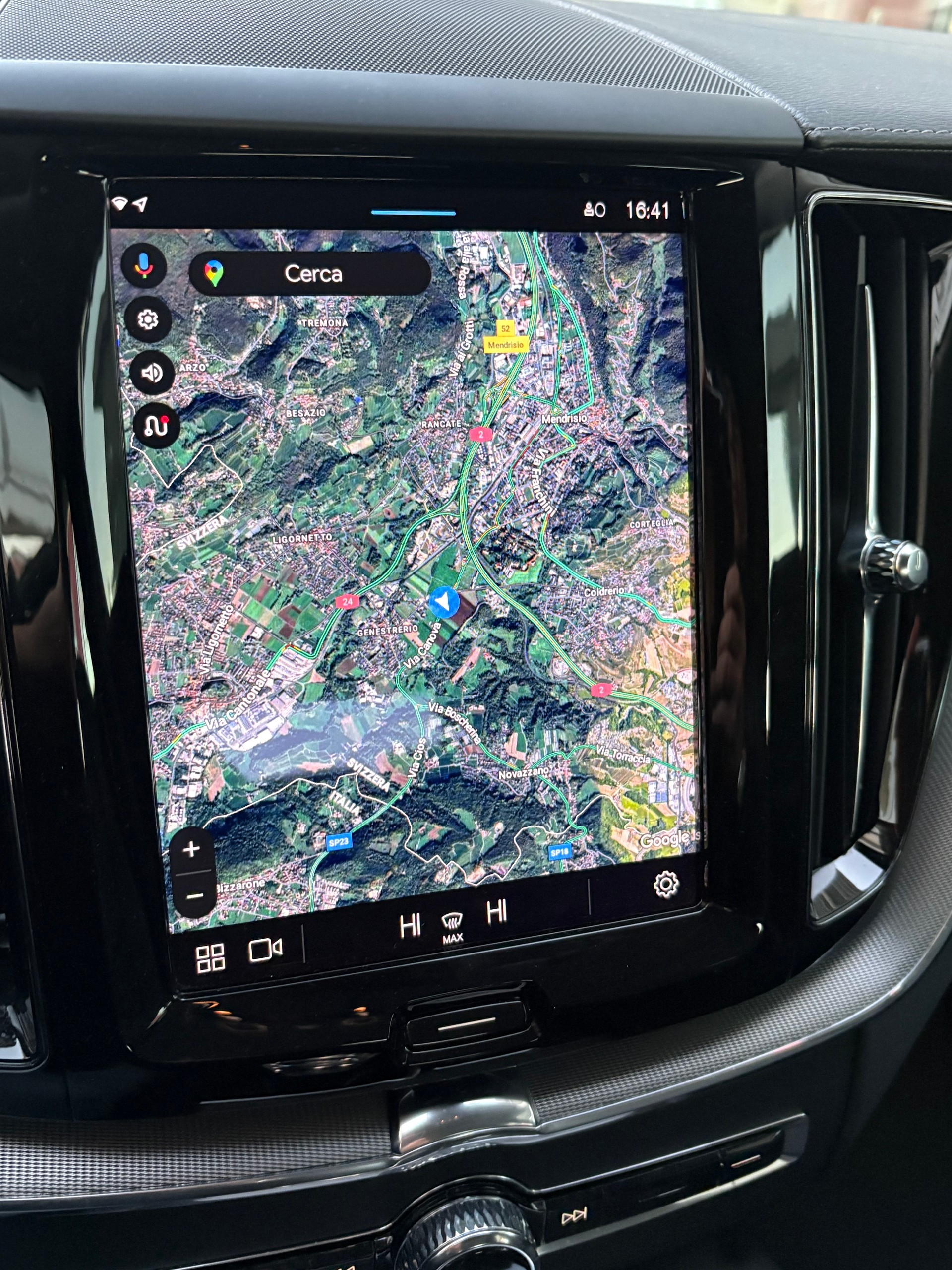 VOLVO XC60 B4 Diesel Mild Hybrid AWD Plus Bright Geartronic-image-5