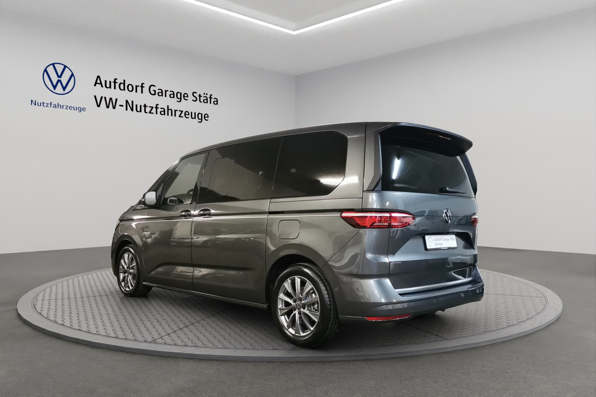 VW Multivan 2.0 TSI Style Liberty DSG-image-2