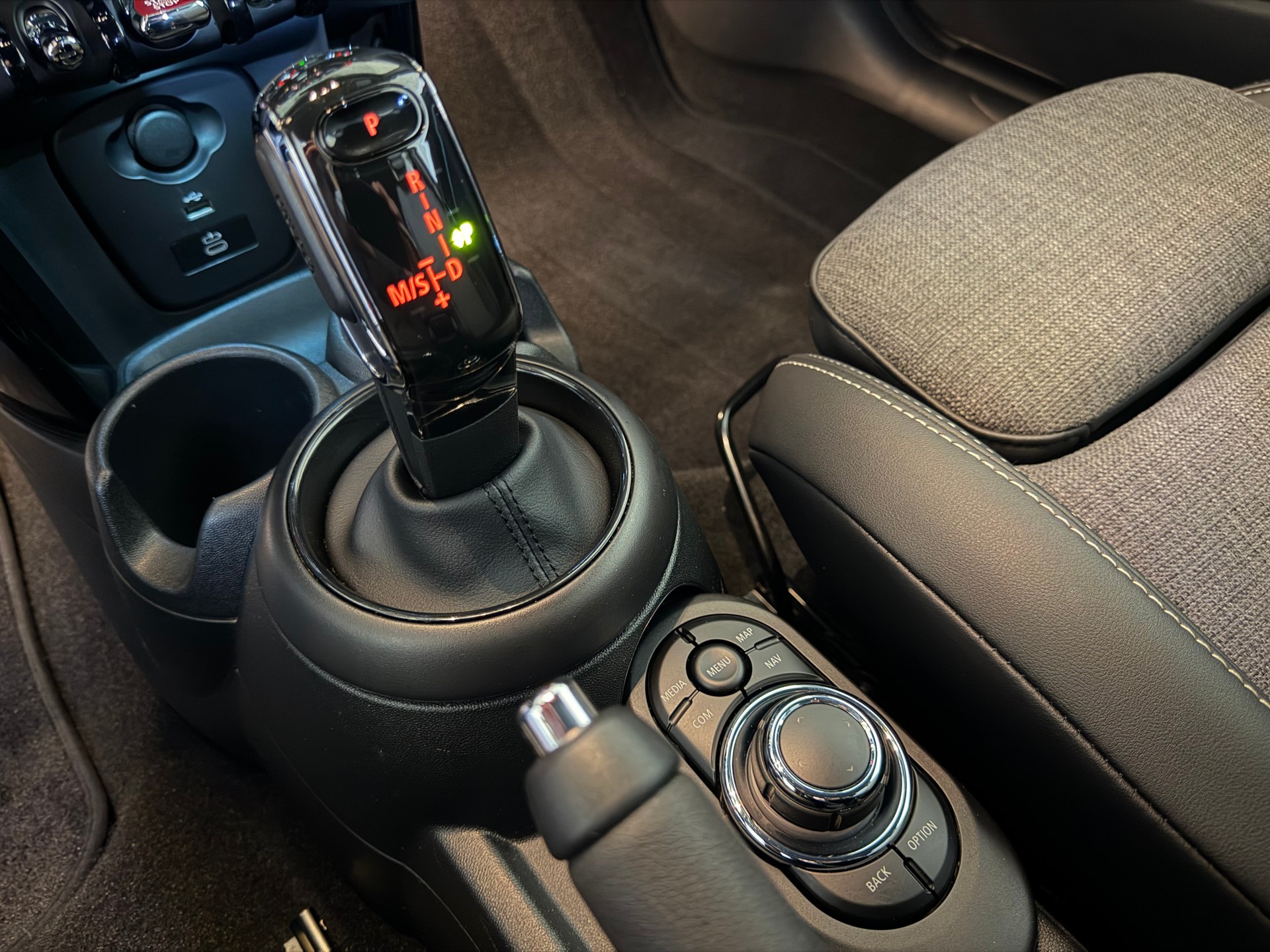 MINI Cooper Camden Edition Steptronic DKG-image-26