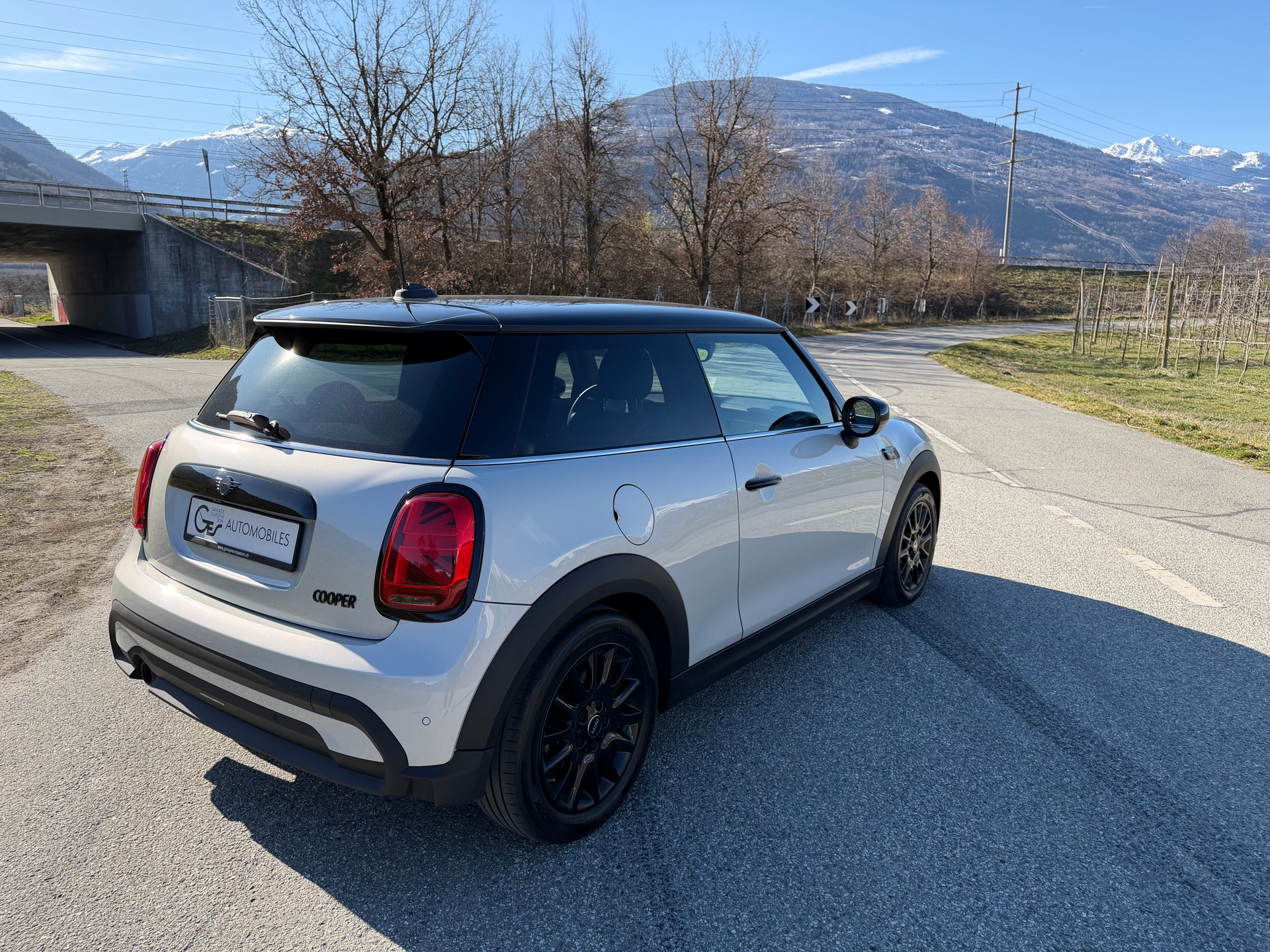 MINI Cooper Camden Edition Steptronic DKG-image-9