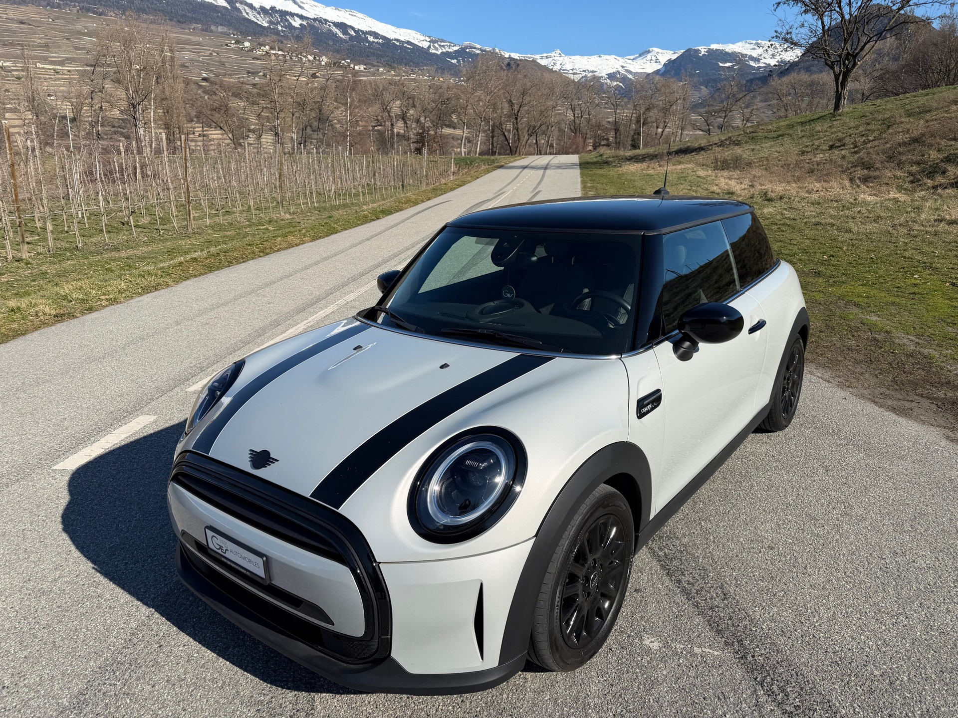 MINI Cooper Camden Edition Steptronic DKG-showroom-element-1