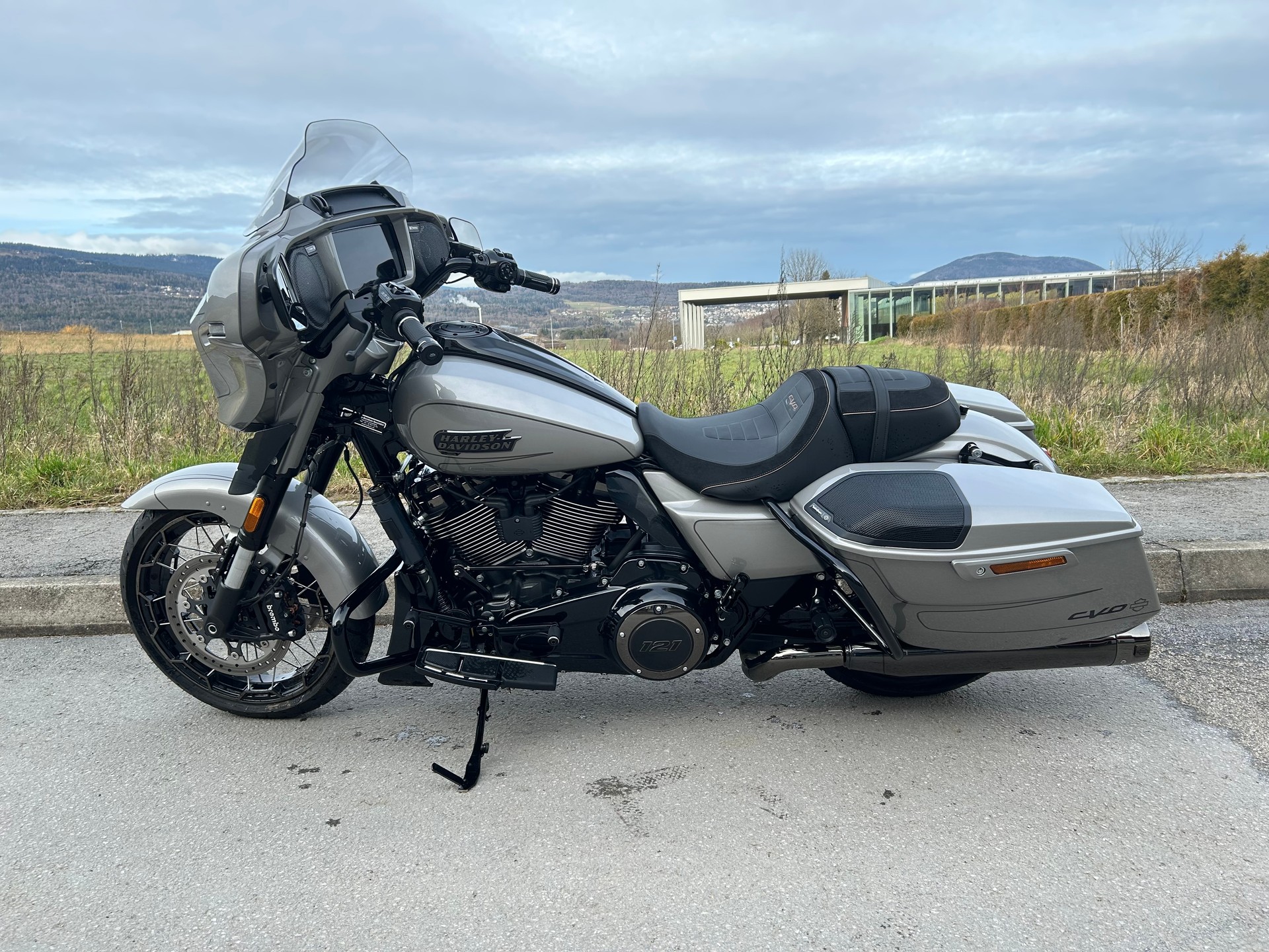 HARLEY-DAVIDSON FLHXSE Street Glide CVO 121-image-4