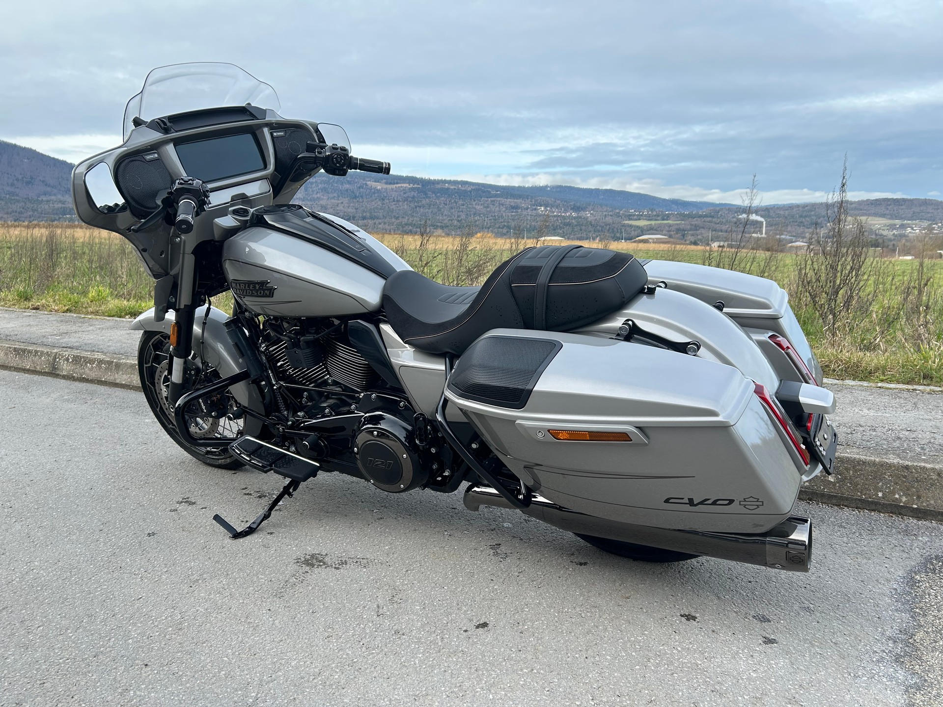 HARLEY-DAVIDSON FLHXSE Street Glide CVO 121-image-3
