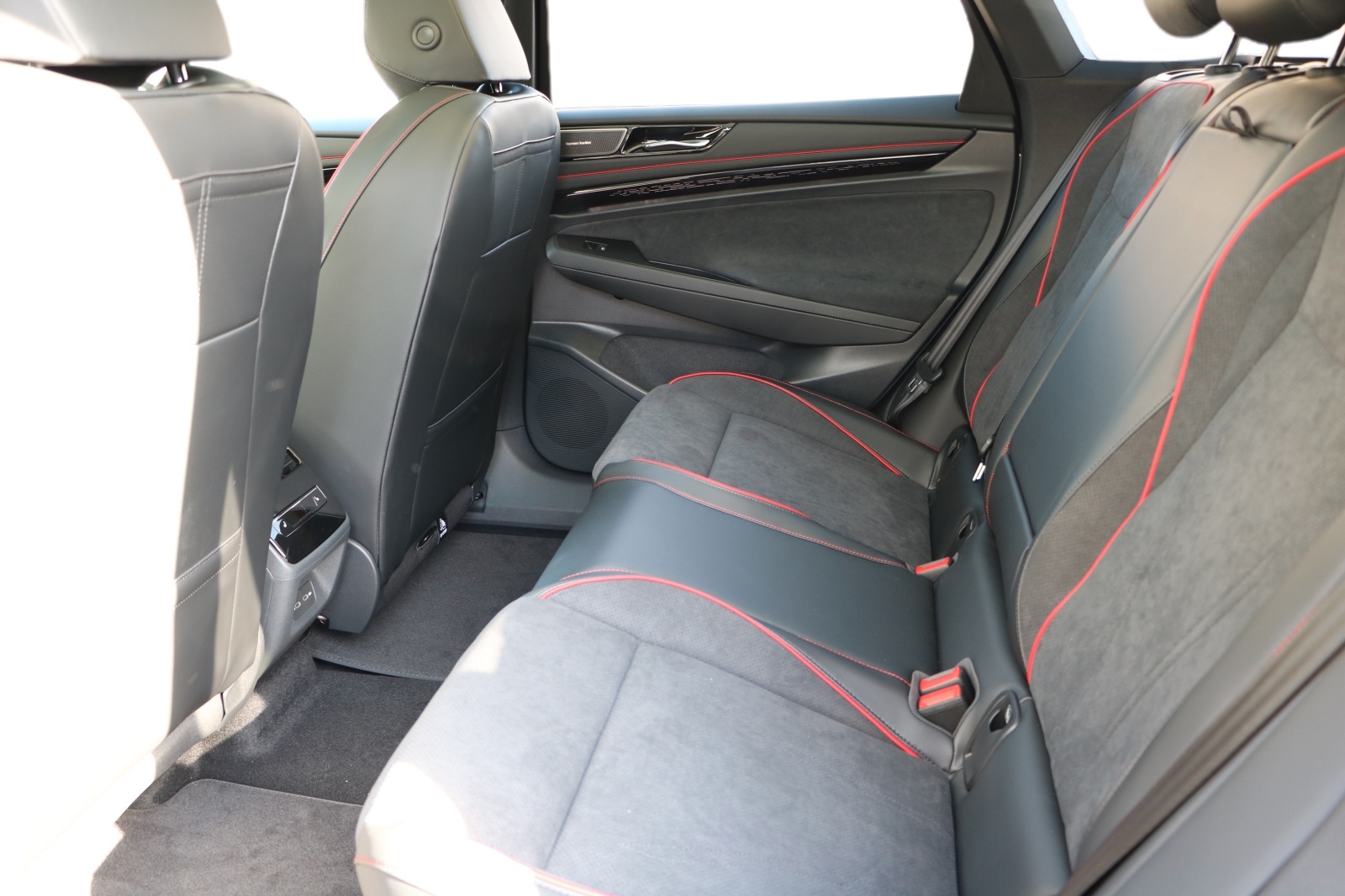 VW ID.7 Tourer GTX 86 kWh GTX 4 Motion-image-17