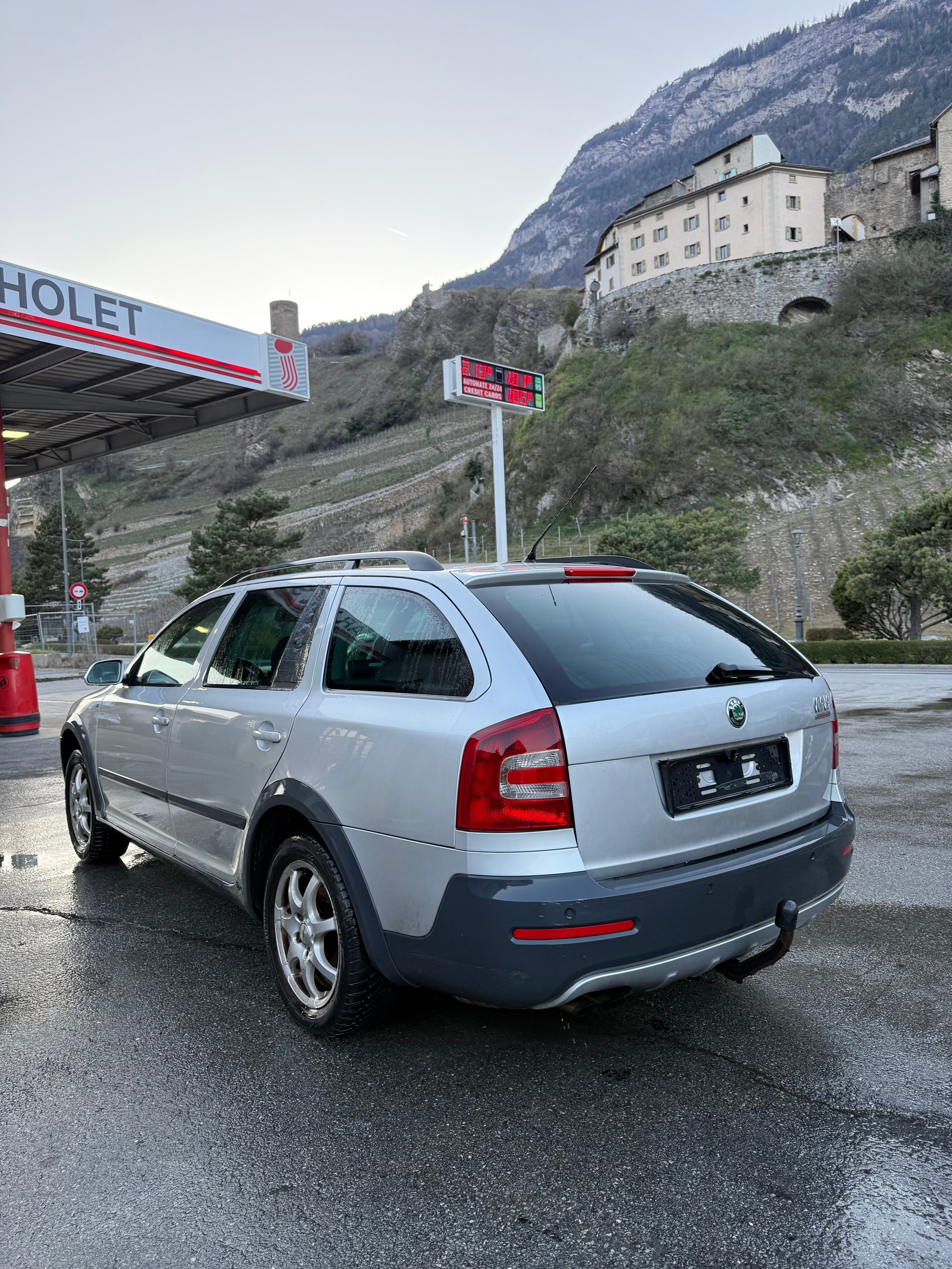 SKODA Octavia Scout 2.0 TDI 4x4-image-5