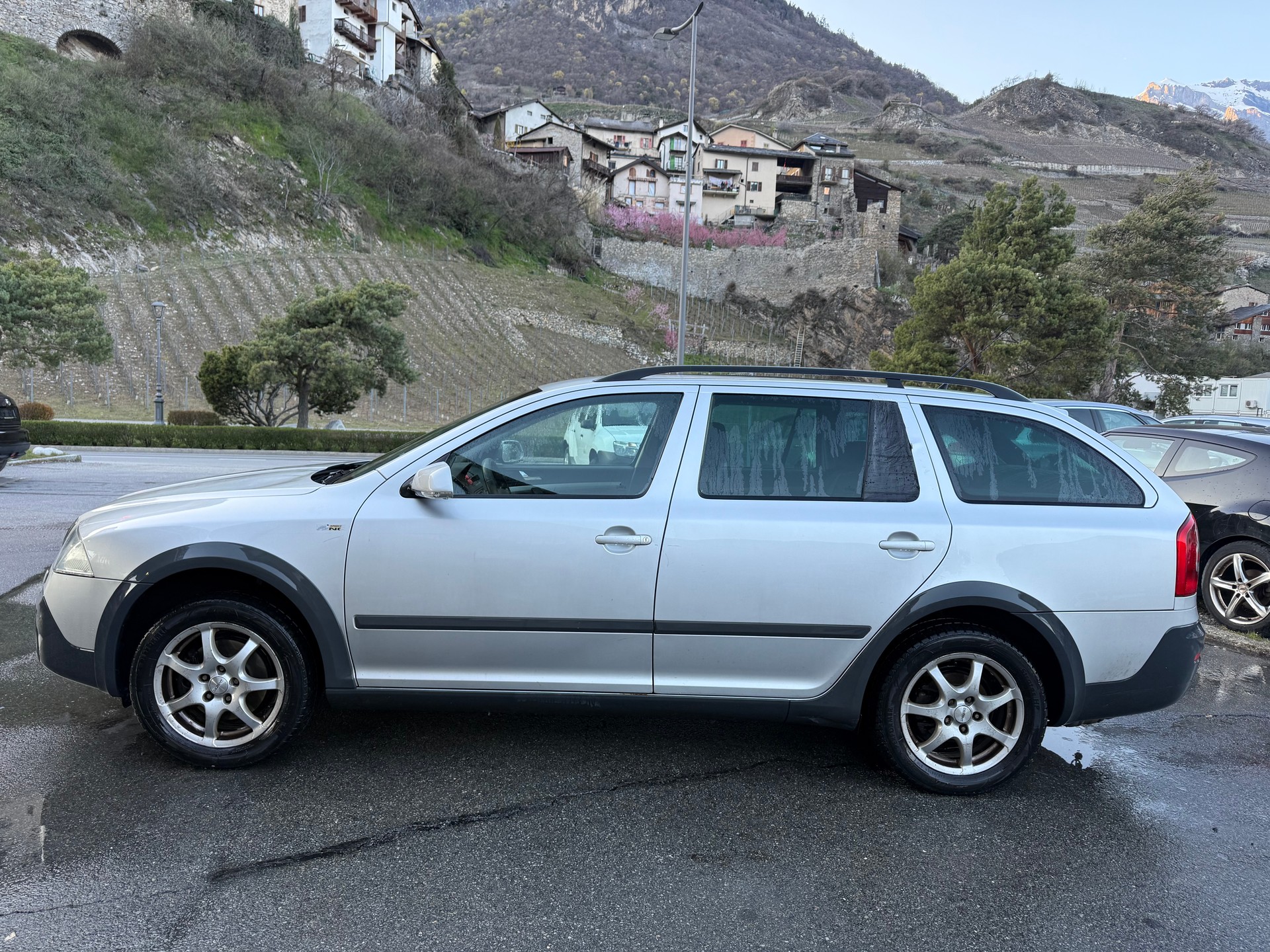 SKODA Octavia Scout 2.0 TDI 4x4-image-6