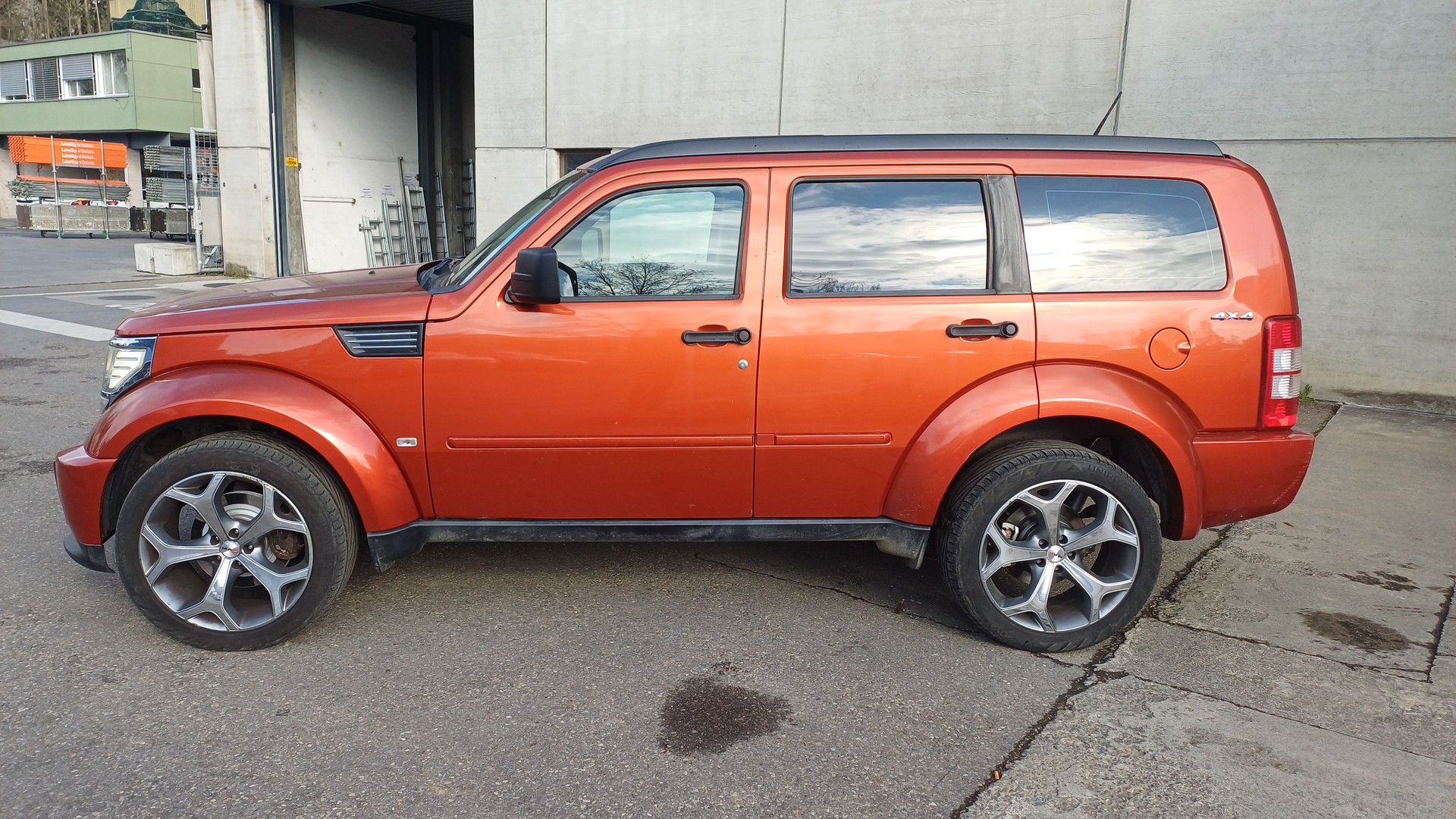 DODGE Nitro 3.7 V6 SXT Automatic-image-3