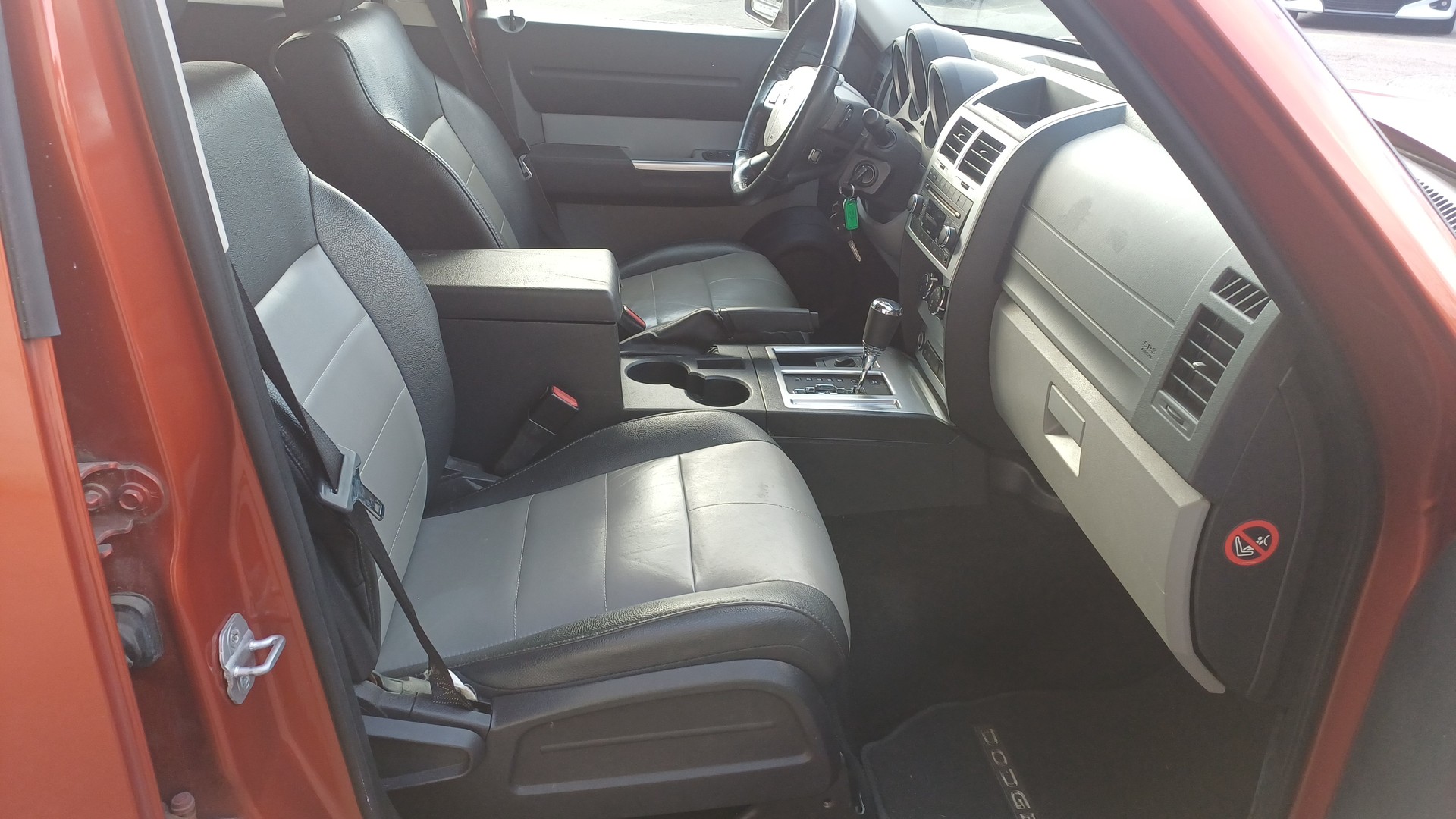 DODGE Nitro 3.7 V6 SXT Automatic-image-11
