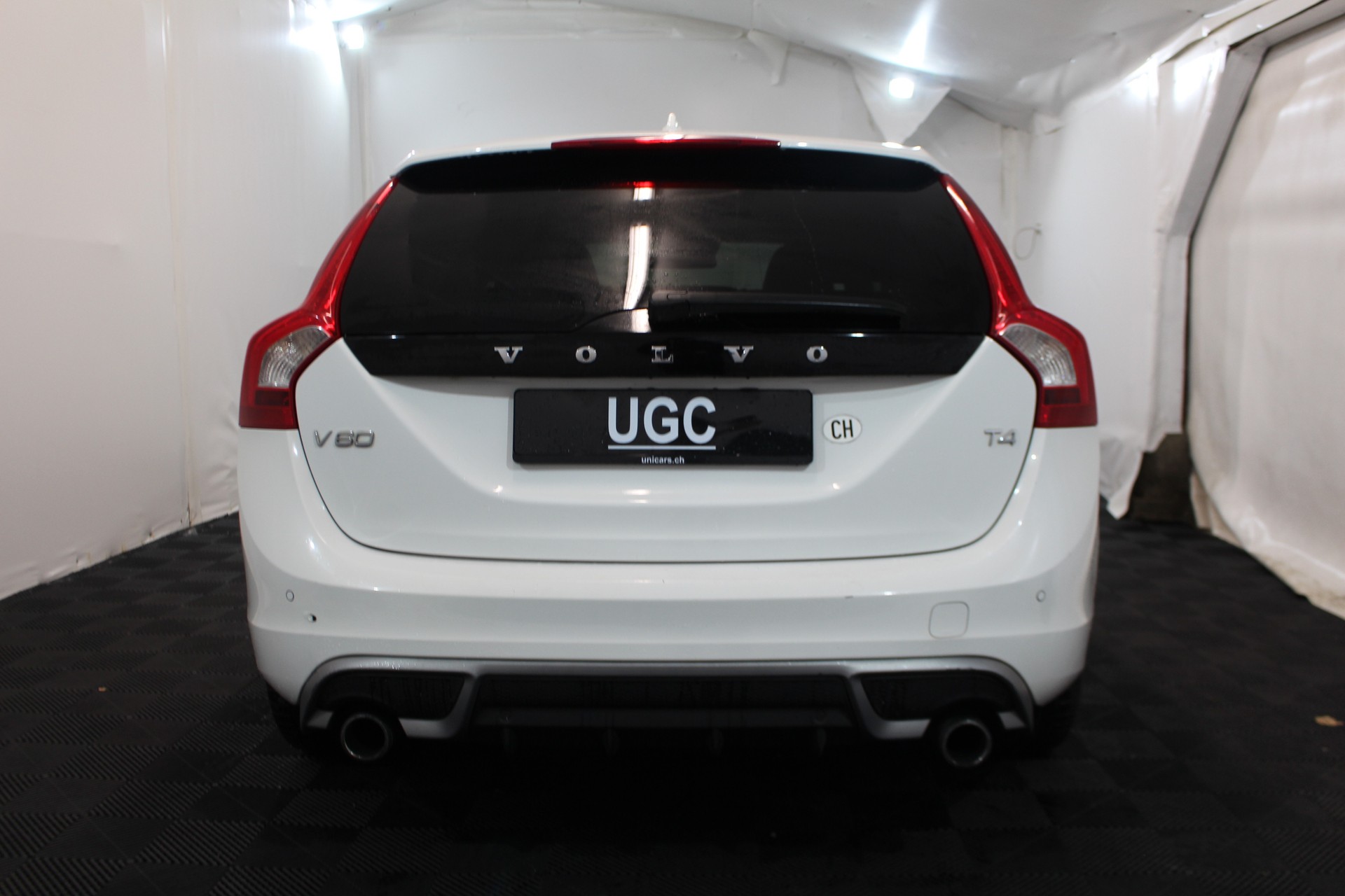 VOLVO V60 1.6 T4 Momentum-image-4