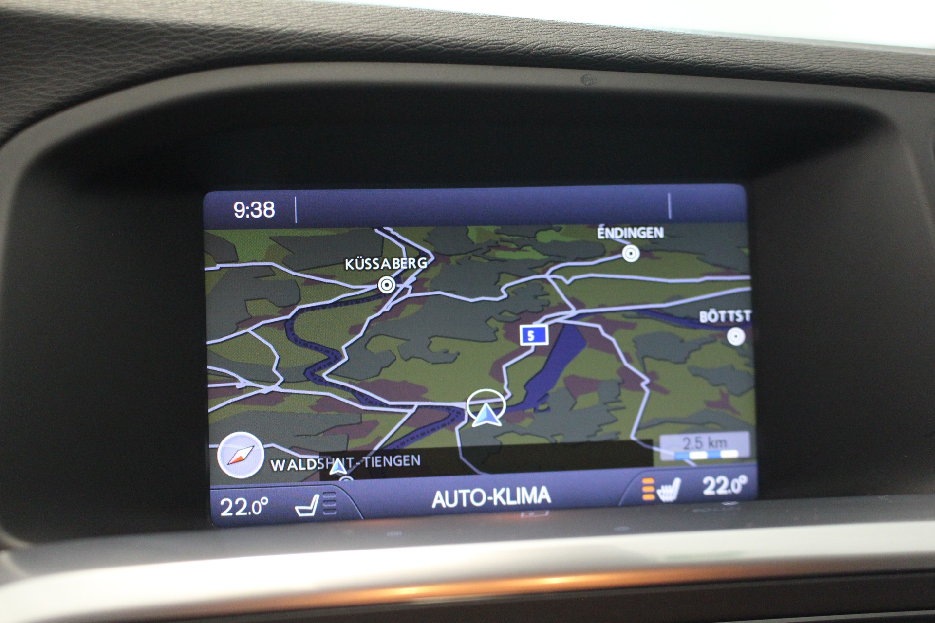 VOLVO V60 1.6 T4 Momentum-image-15