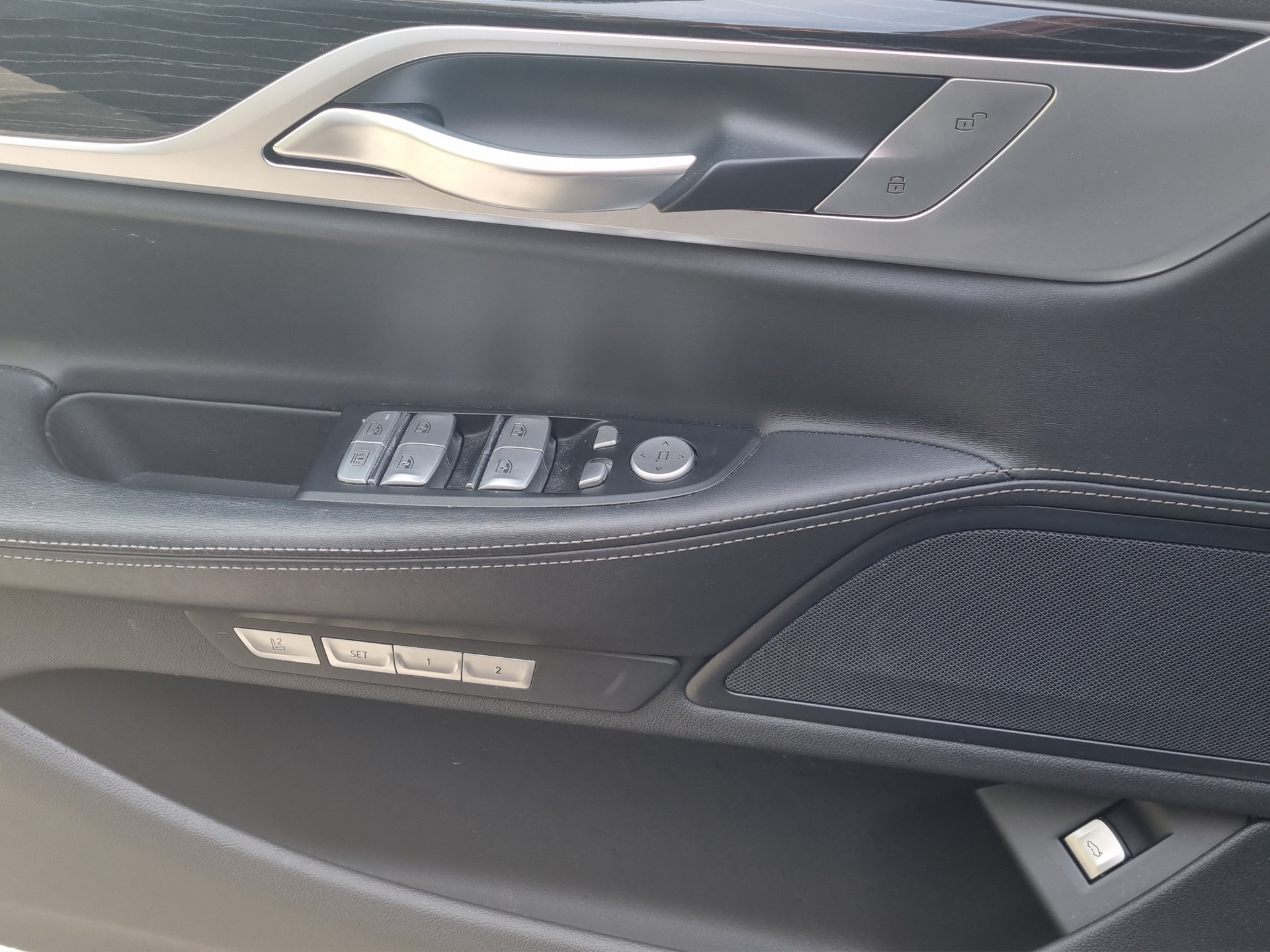 BMW 730d xDrive-image-14
