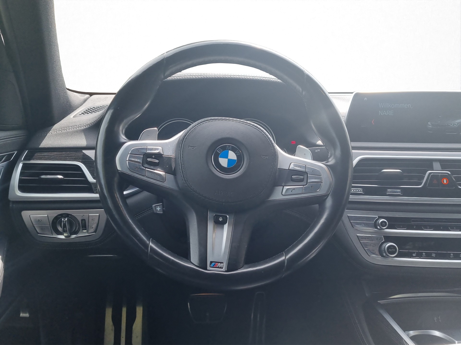 BMW 730d xDrive-image-11