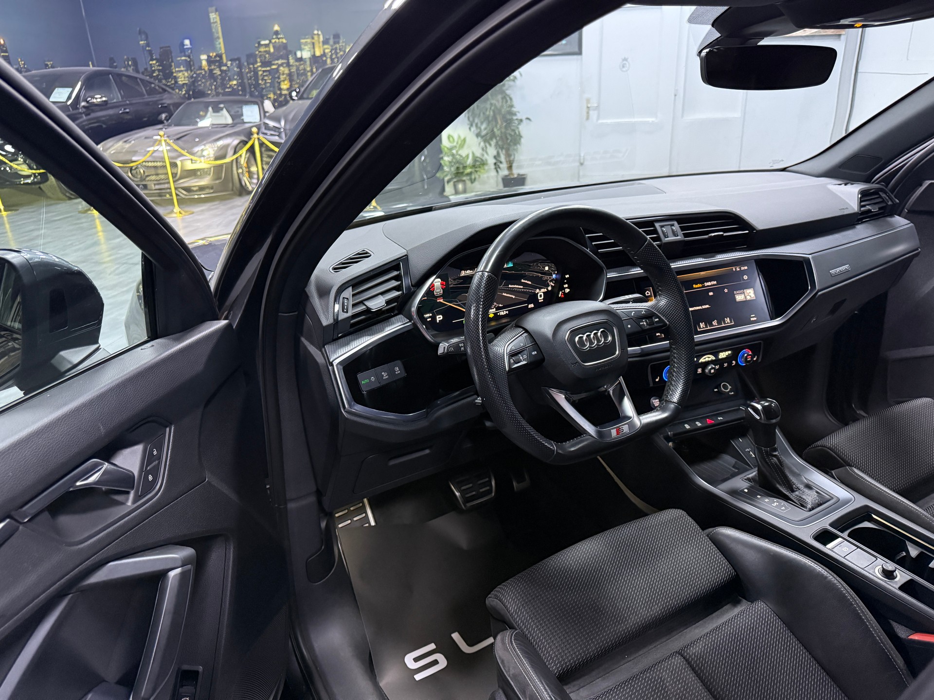 AUDI Q3 40 TFSI S line quattro S-tronic / CH Fz aus 1 Hand / Leasing ab 199.- Monate-image-5