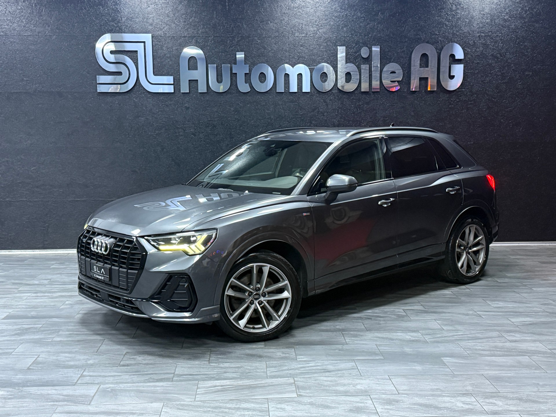 AUDI Q3 40 TFSI S line quattro S-tronic / CH Fz aus 1 Hand / Leasing ab 199.- Monate