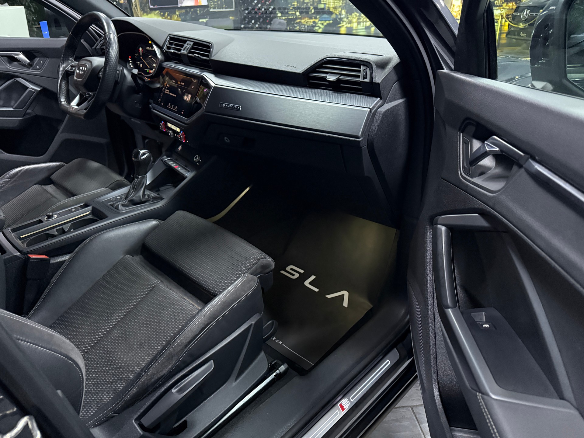 AUDI Q3 40 TFSI S line quattro S-tronic / CH Fz aus 1 Hand / Leasing ab 199.- Monate-image-6