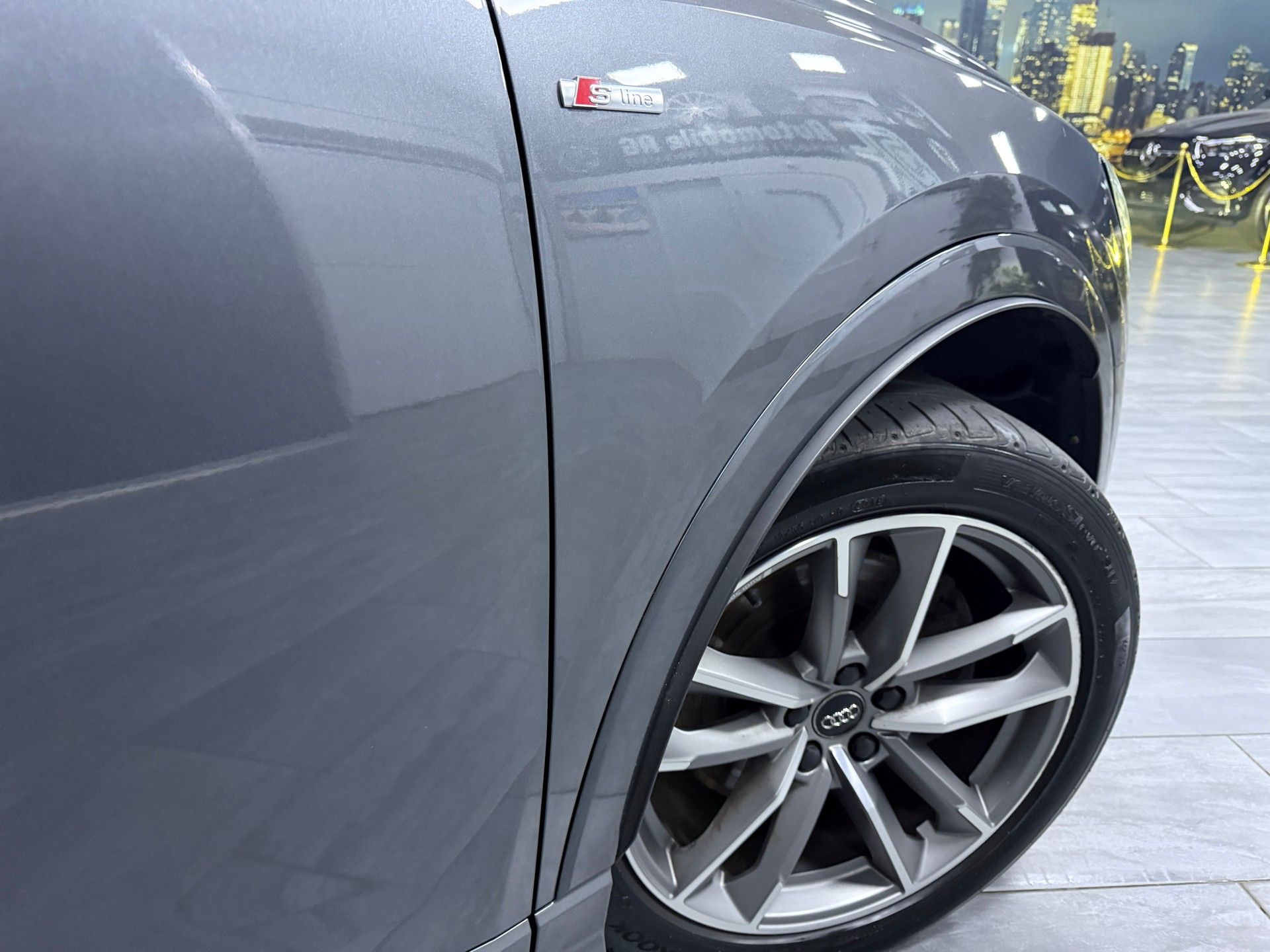 AUDI Q3 40 TFSI S line quattro S-tronic / CH Fz aus 1 Hand / Leasing ab 199.- Monate-showroom-element-1