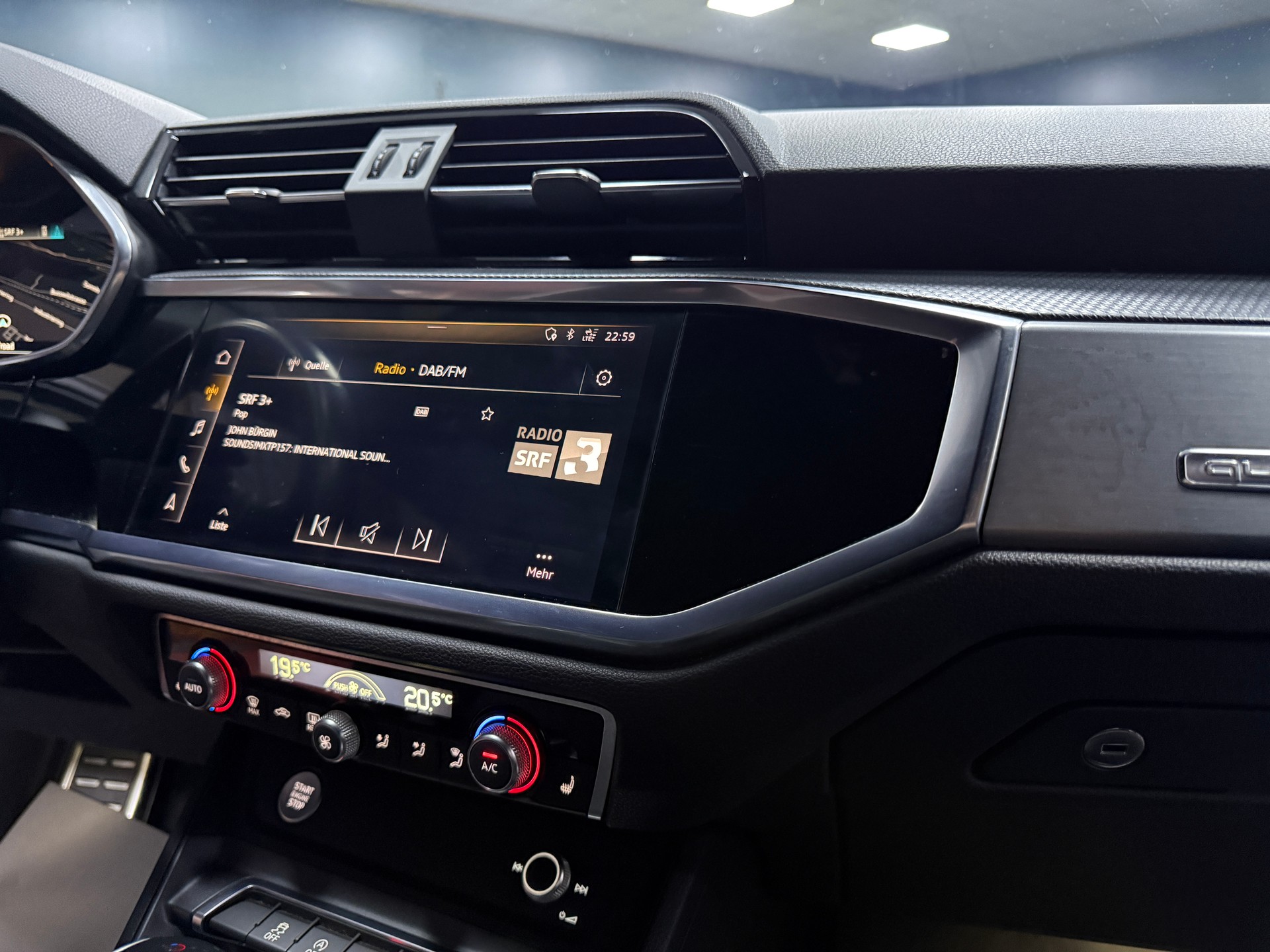 AUDI Q3 40 TFSI S line quattro S-tronic / CH Fz aus 1 Hand / Leasing ab 199.- Monate-image-12