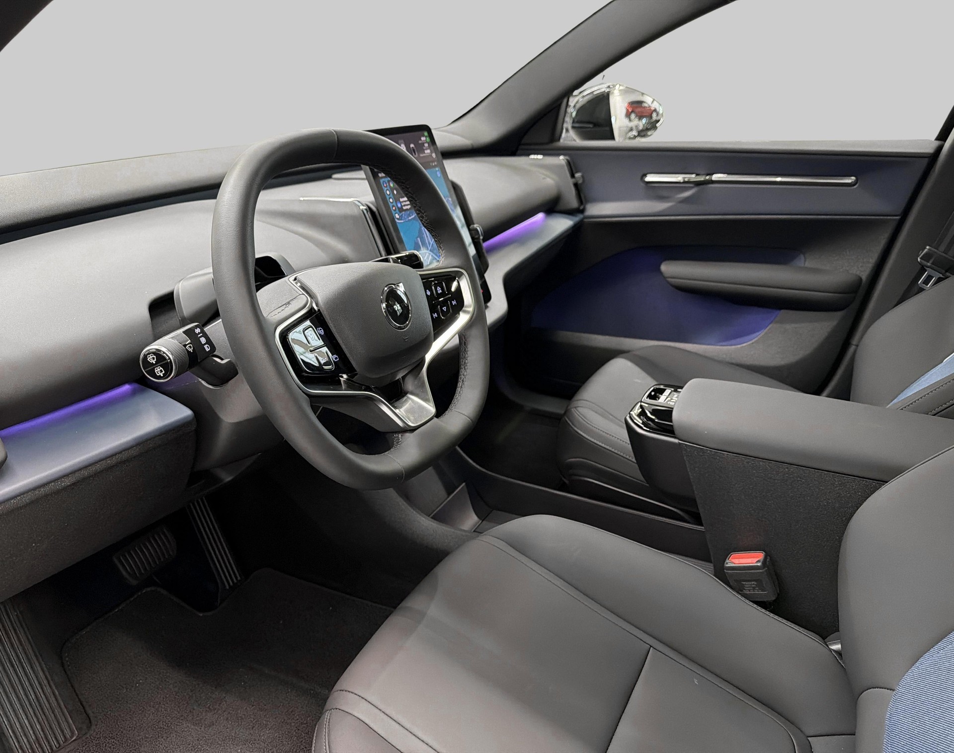 VOLVO EX 30 E60 Twin Plus Performance-showroom-element-2