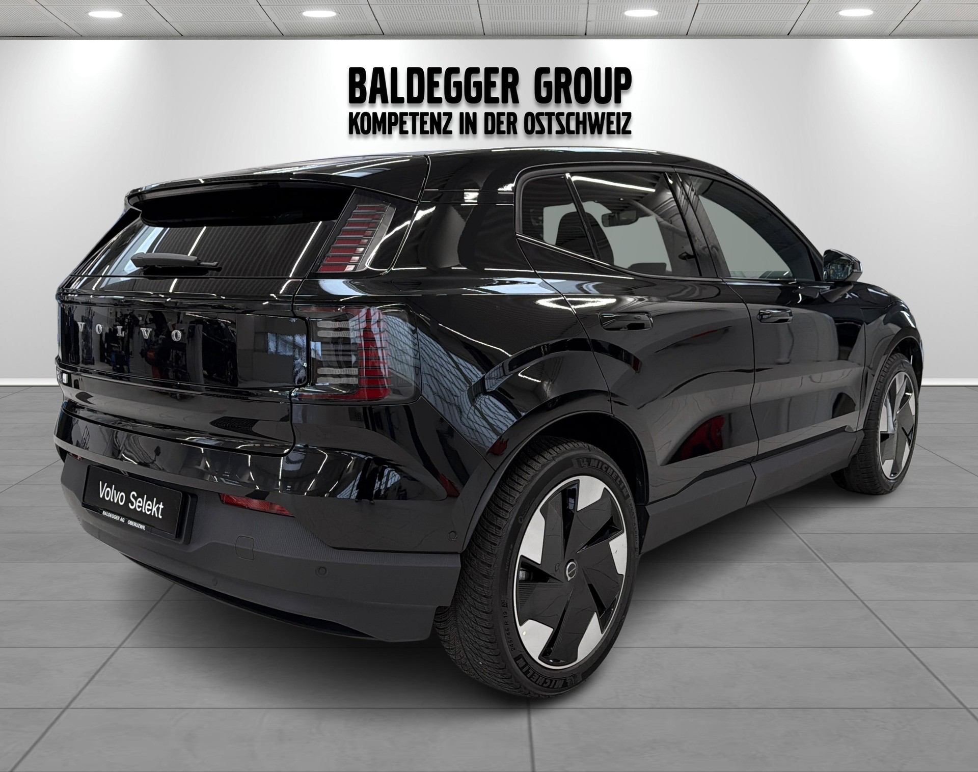 VOLVO EX 30 E60 Twin Plus Performance-showroom-element-1