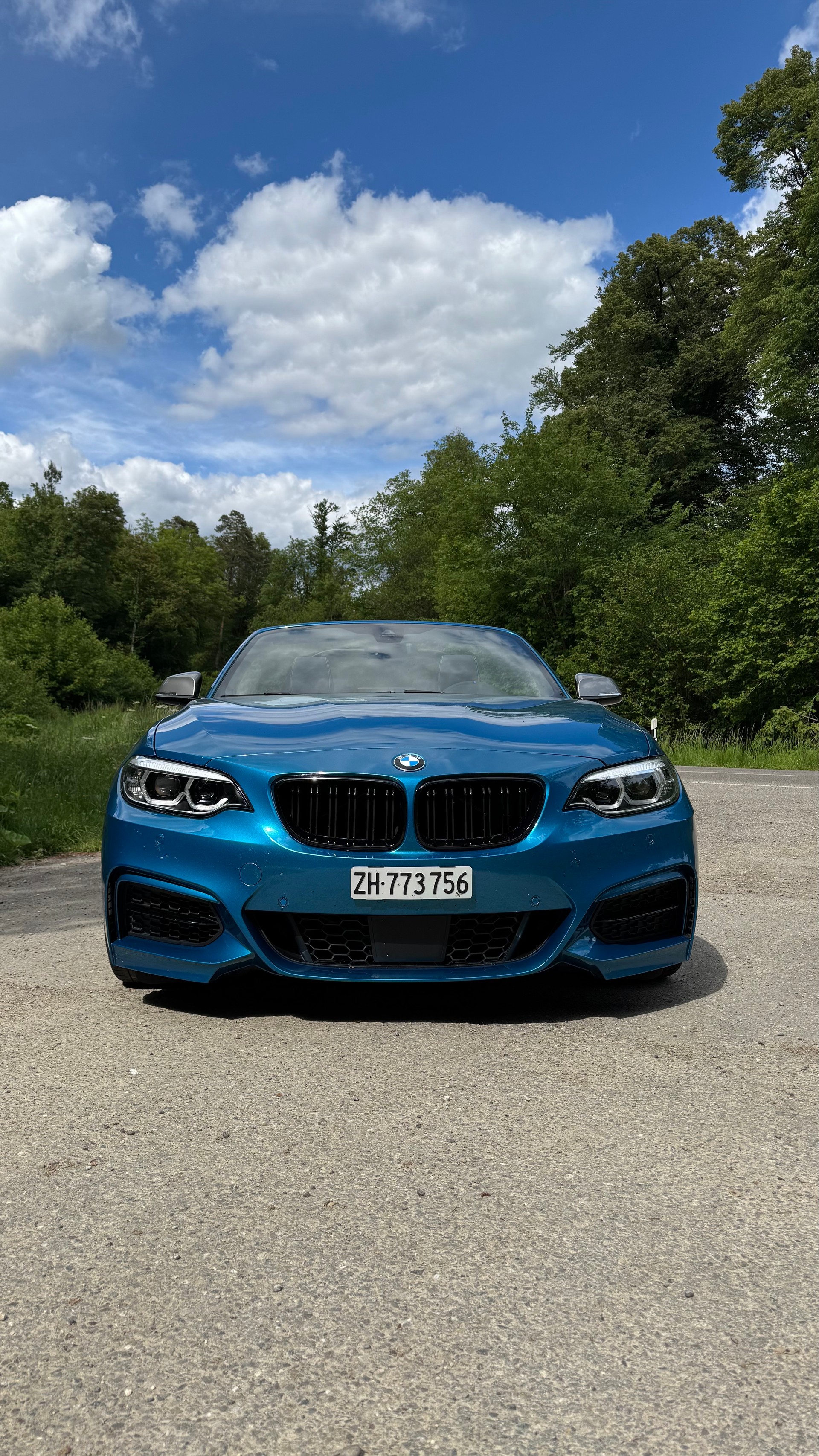 BMW M240i Cabrio - Long Beach blue-image-1