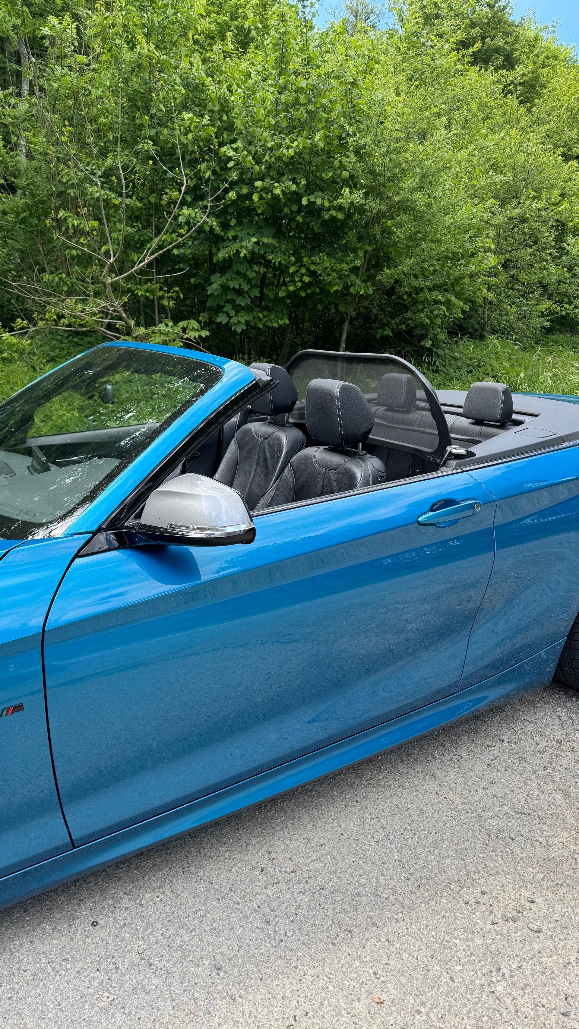 BMW M240i Cabrio - Long Beach blue-image-3