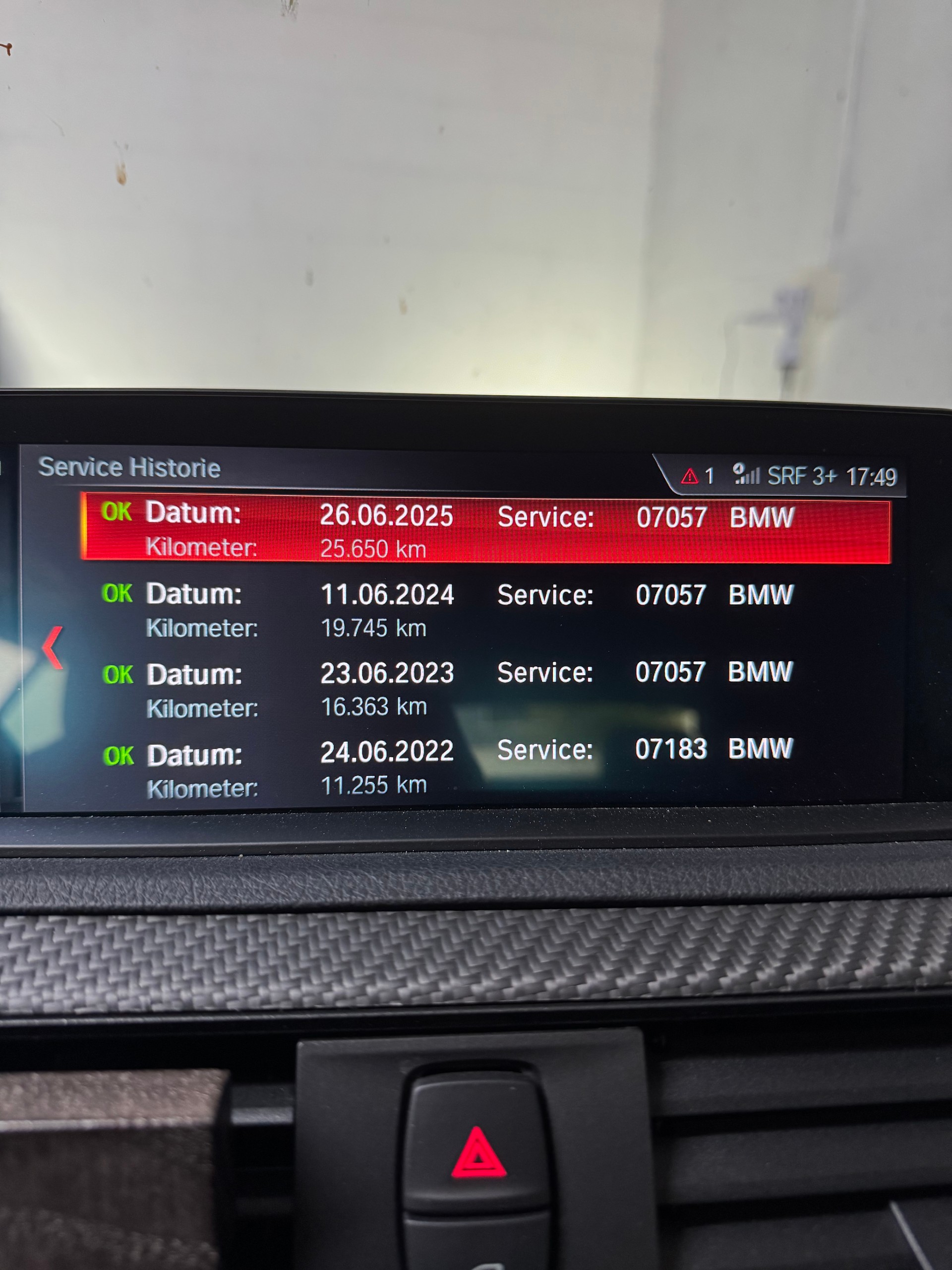 BMW M240i Cabrio - Long Beach blue-image-14