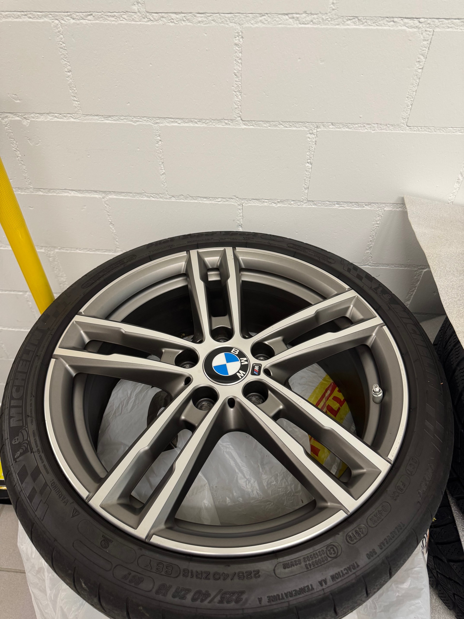 BMW M240i Cabrio - Long Beach blue-image-15