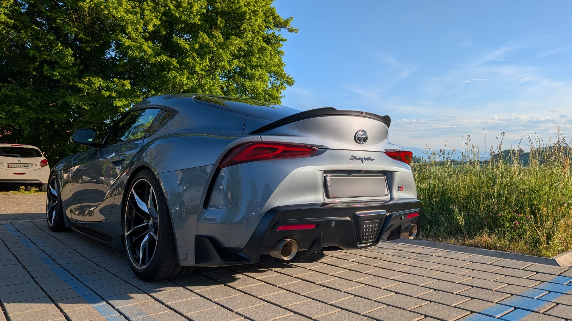 TOYOTA 3.0 T Premium-image-1