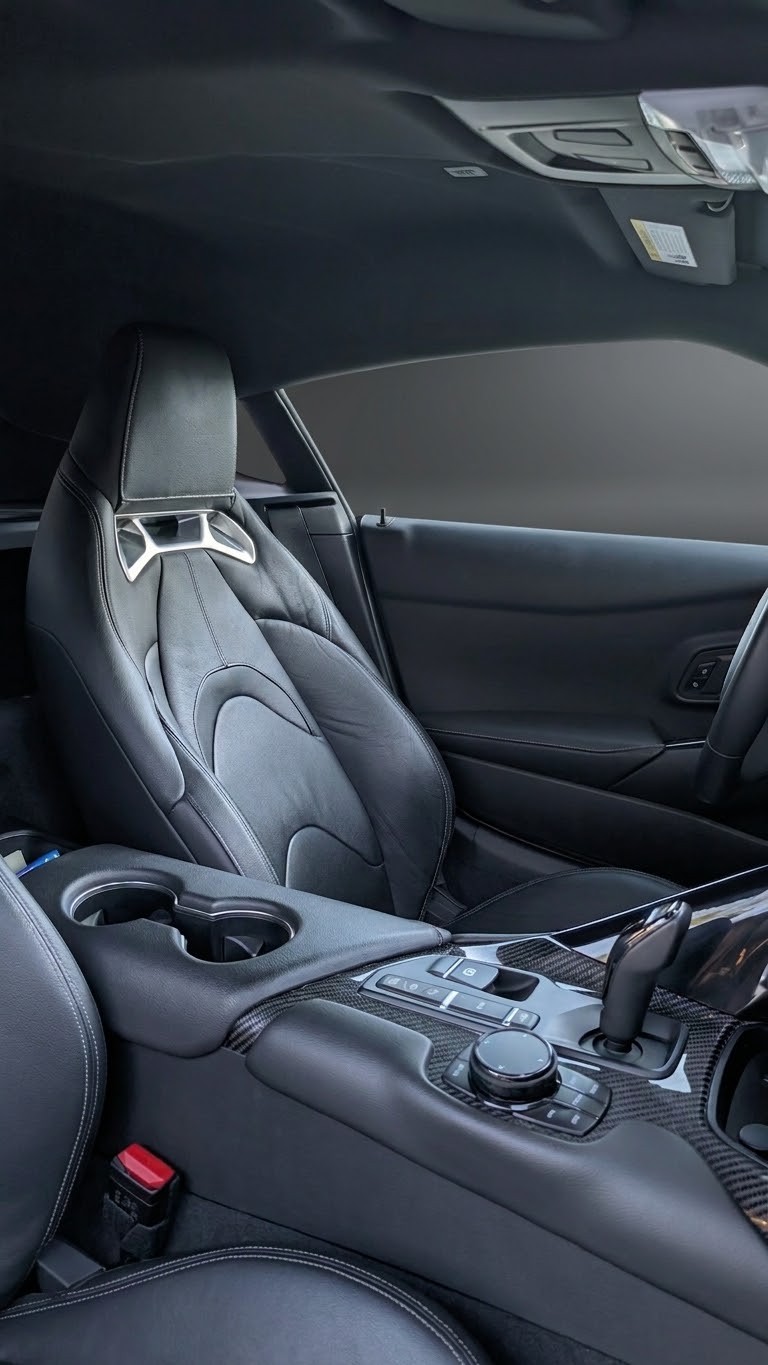 TOYOTA 3.0 T Premium-image-4