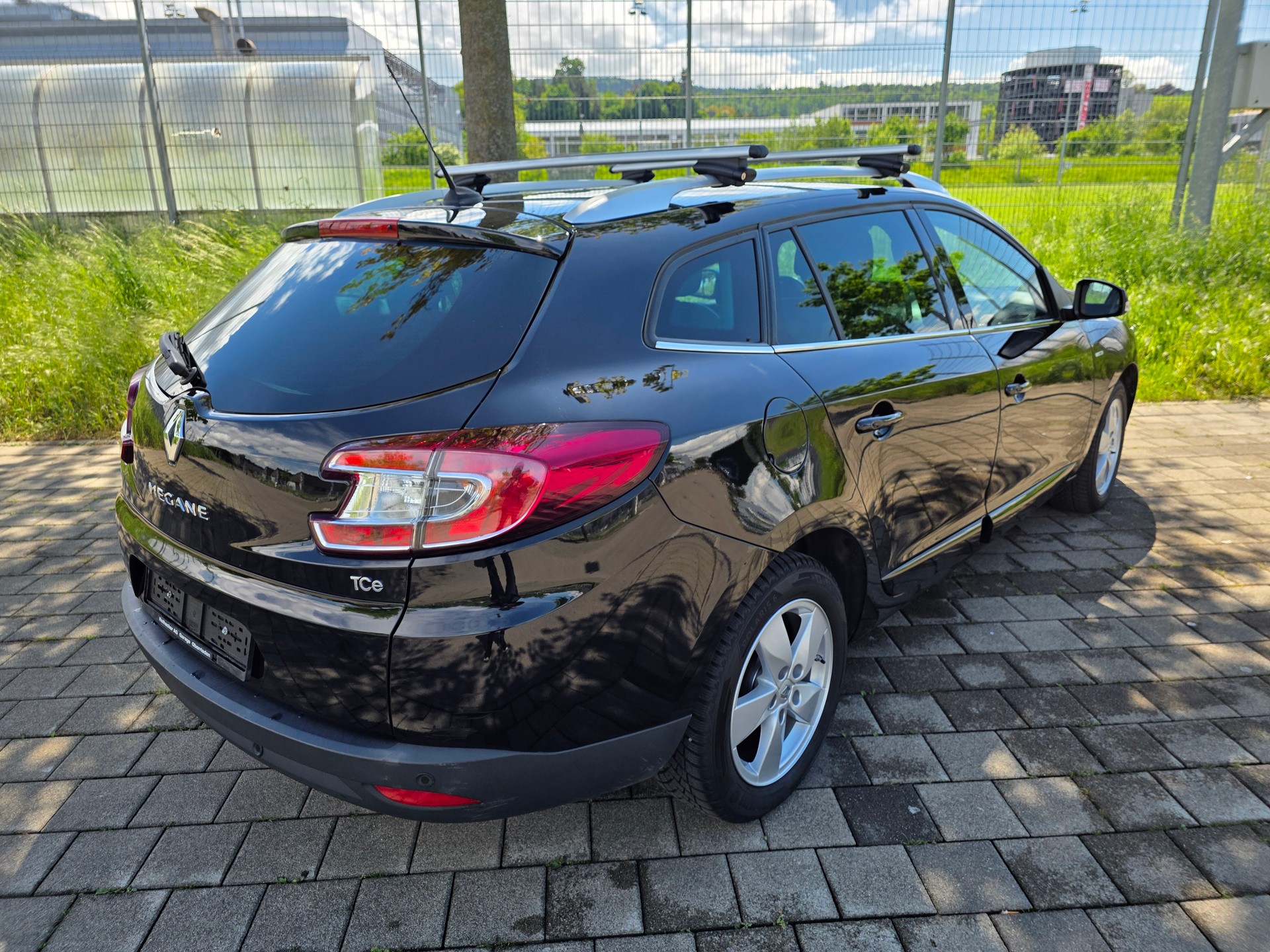 RENAULT Mégane Grandtour 1.2 16V Turbo Bose-showroom-element-3