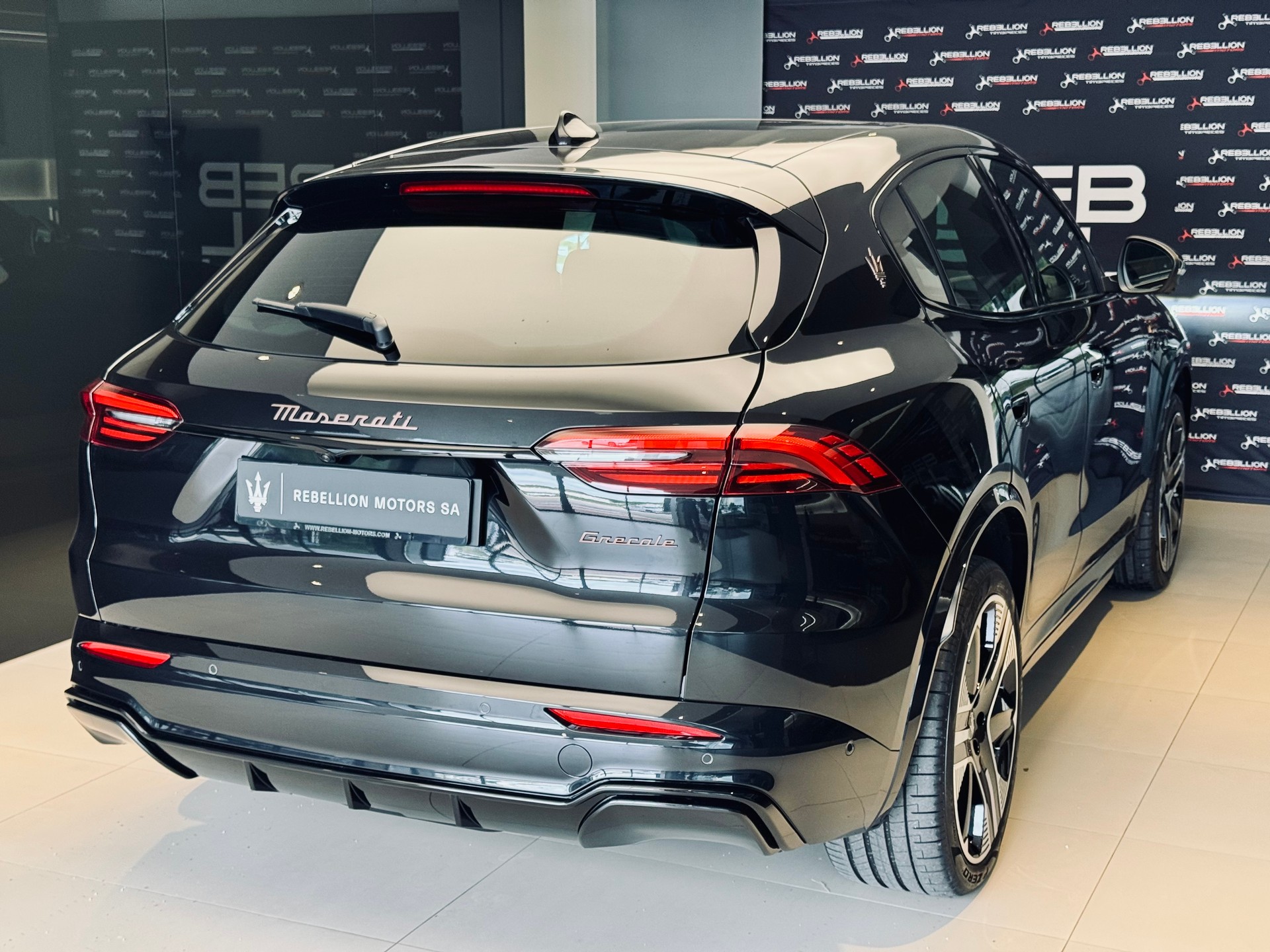 MASERATI Grecale Folgore 105kWh-showroom-element-3