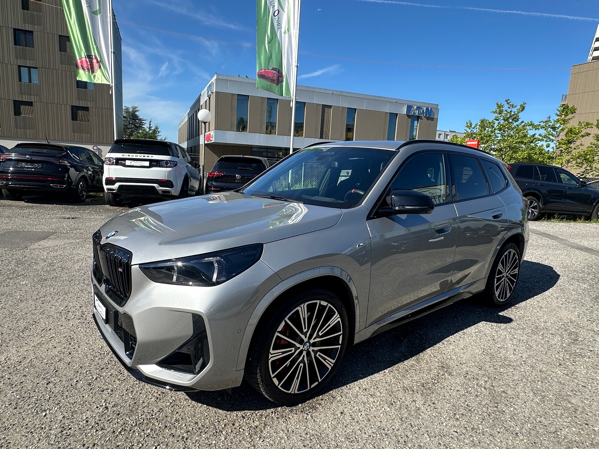BMW X1 xDrive M35i-showroom-element-1