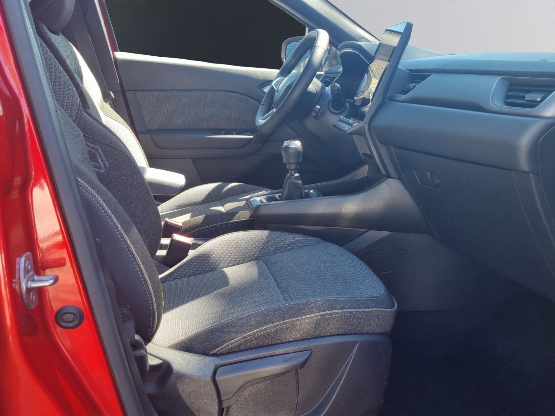 RENAULT Captur 1.3 TCe 140 techno-image-11