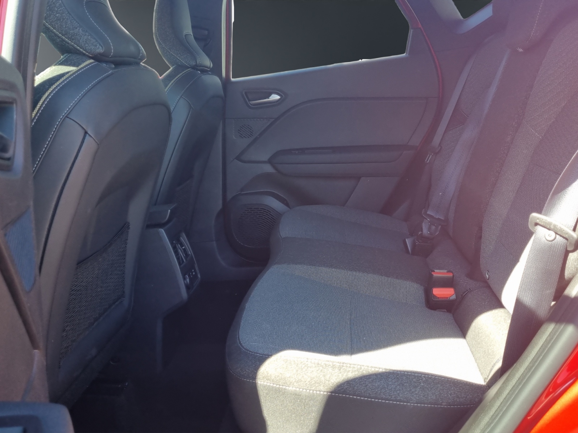 RENAULT Captur 1.3 TCe 140 techno-image-9