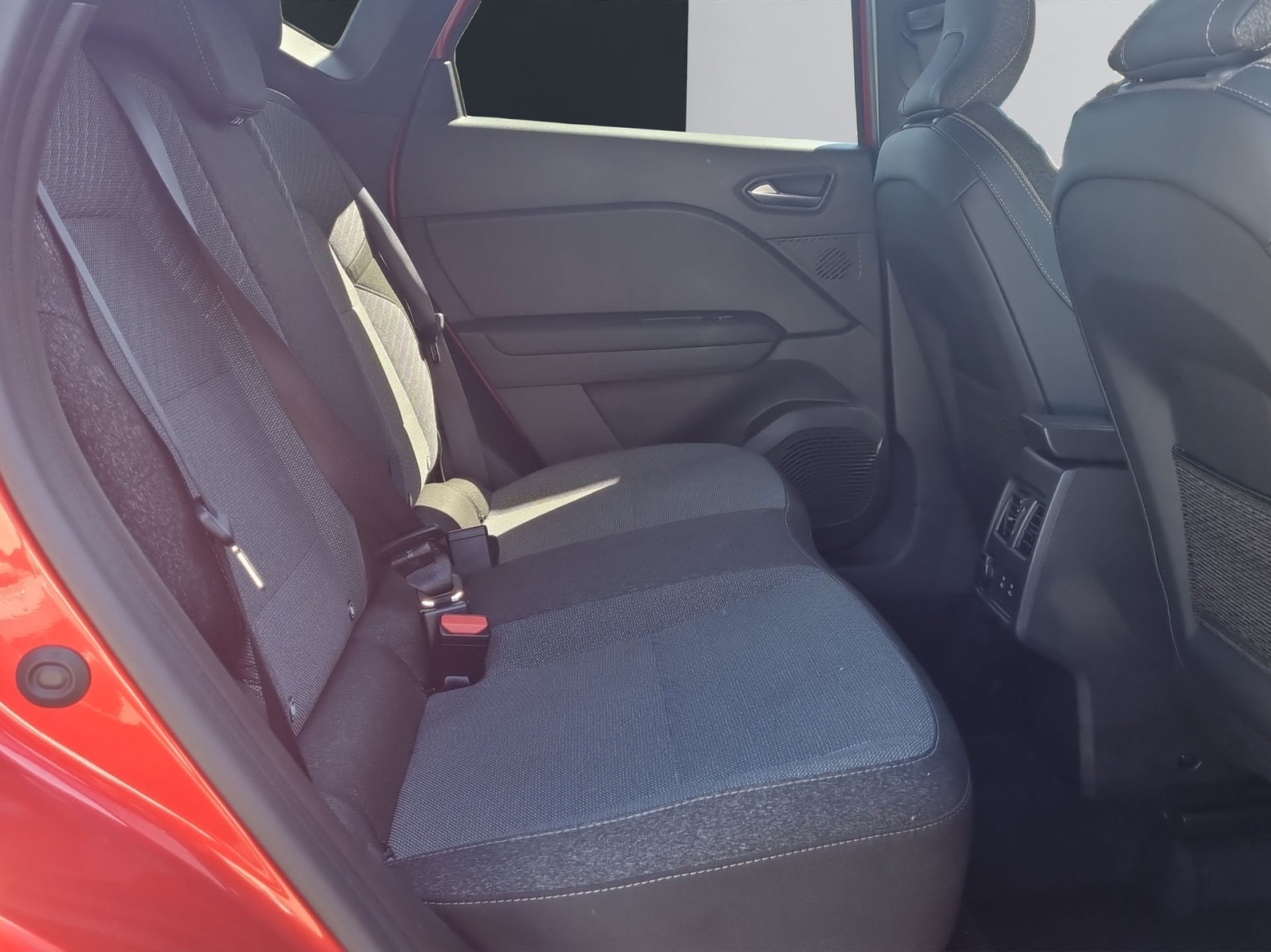 RENAULT Captur 1.3 TCe 140 techno-image-12