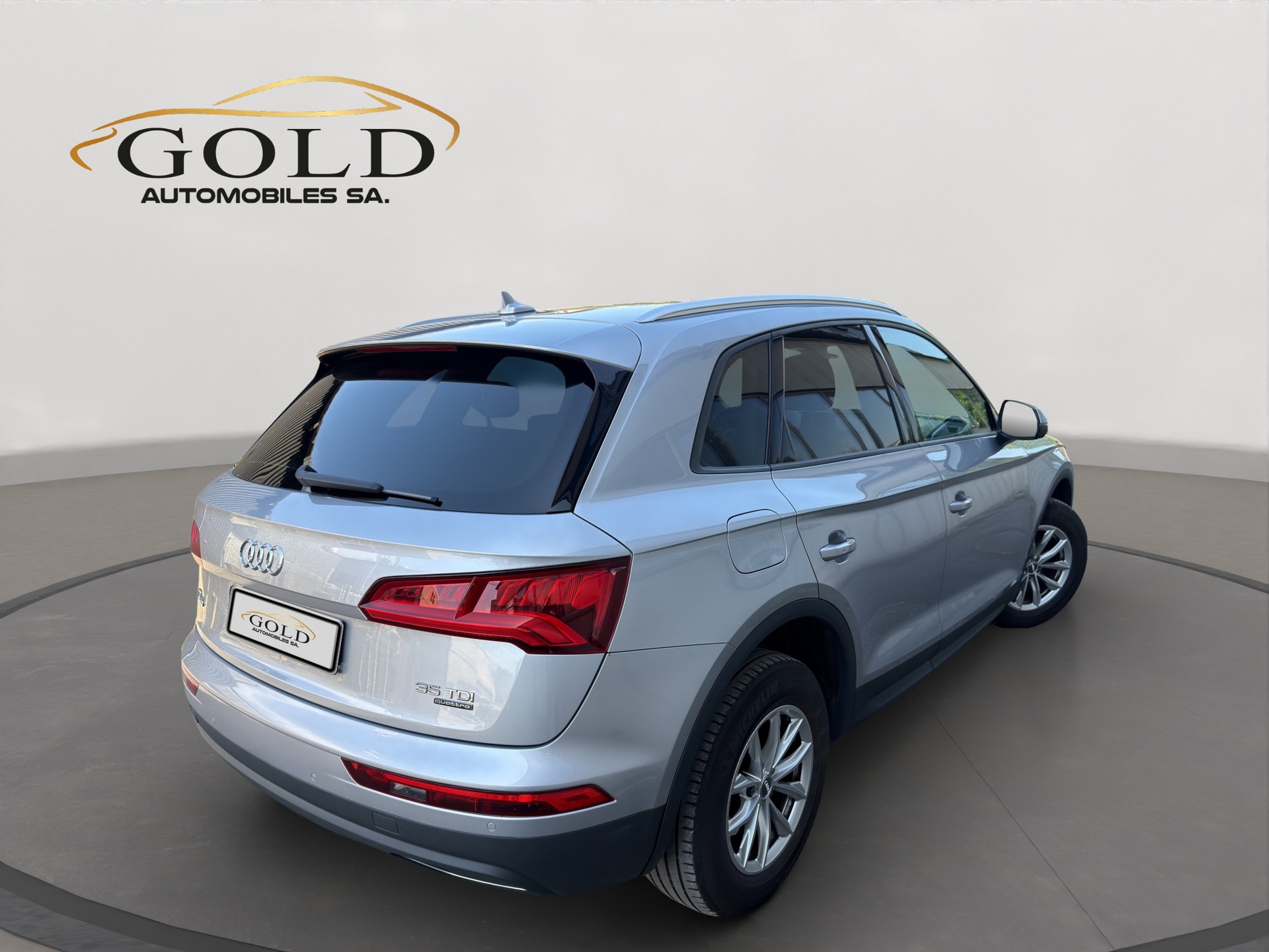 AUDI Q5 35 TDI quattro S-tronic-image-1