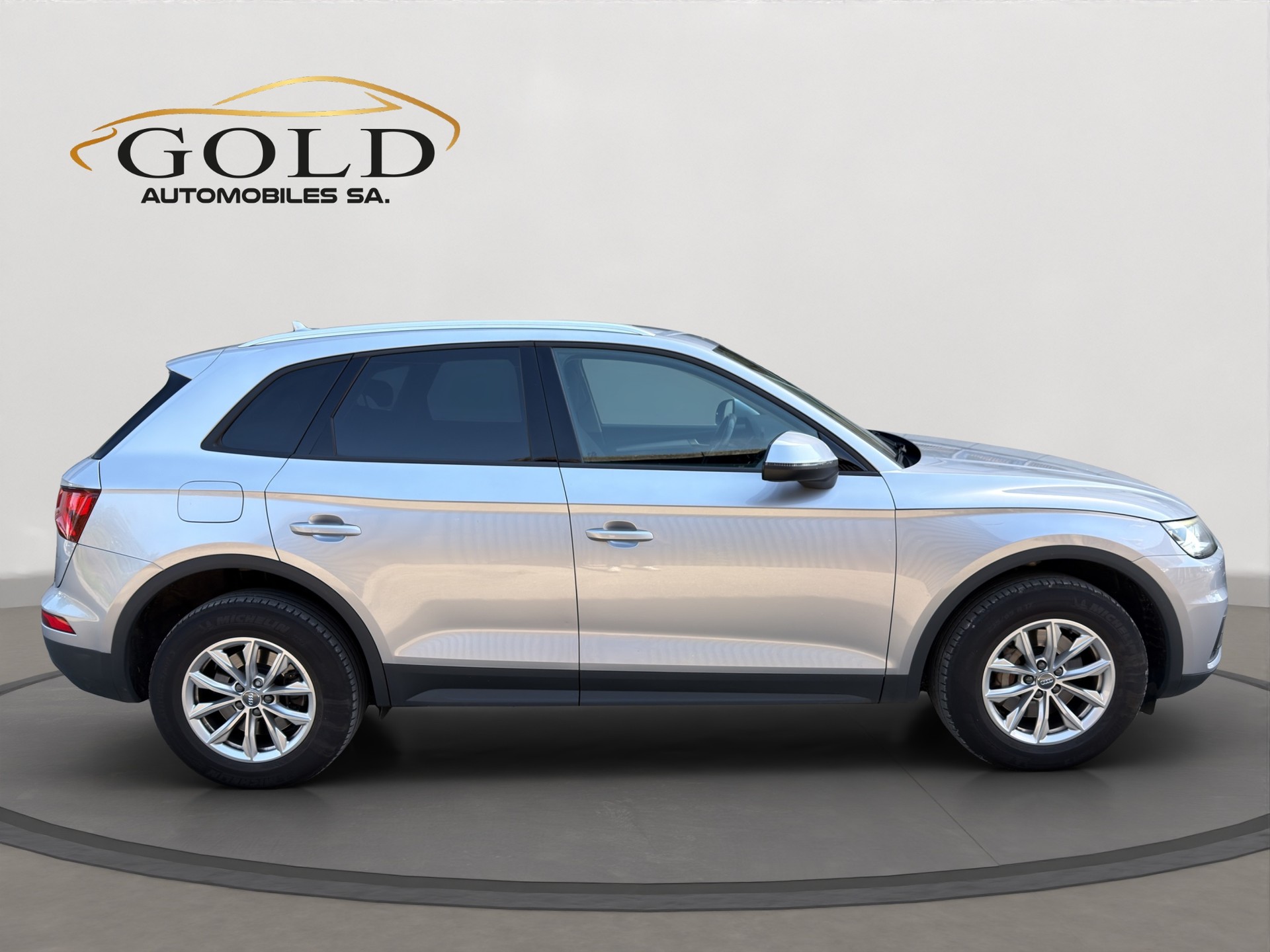 AUDI Q5 35 TDI quattro S-tronic-image-9