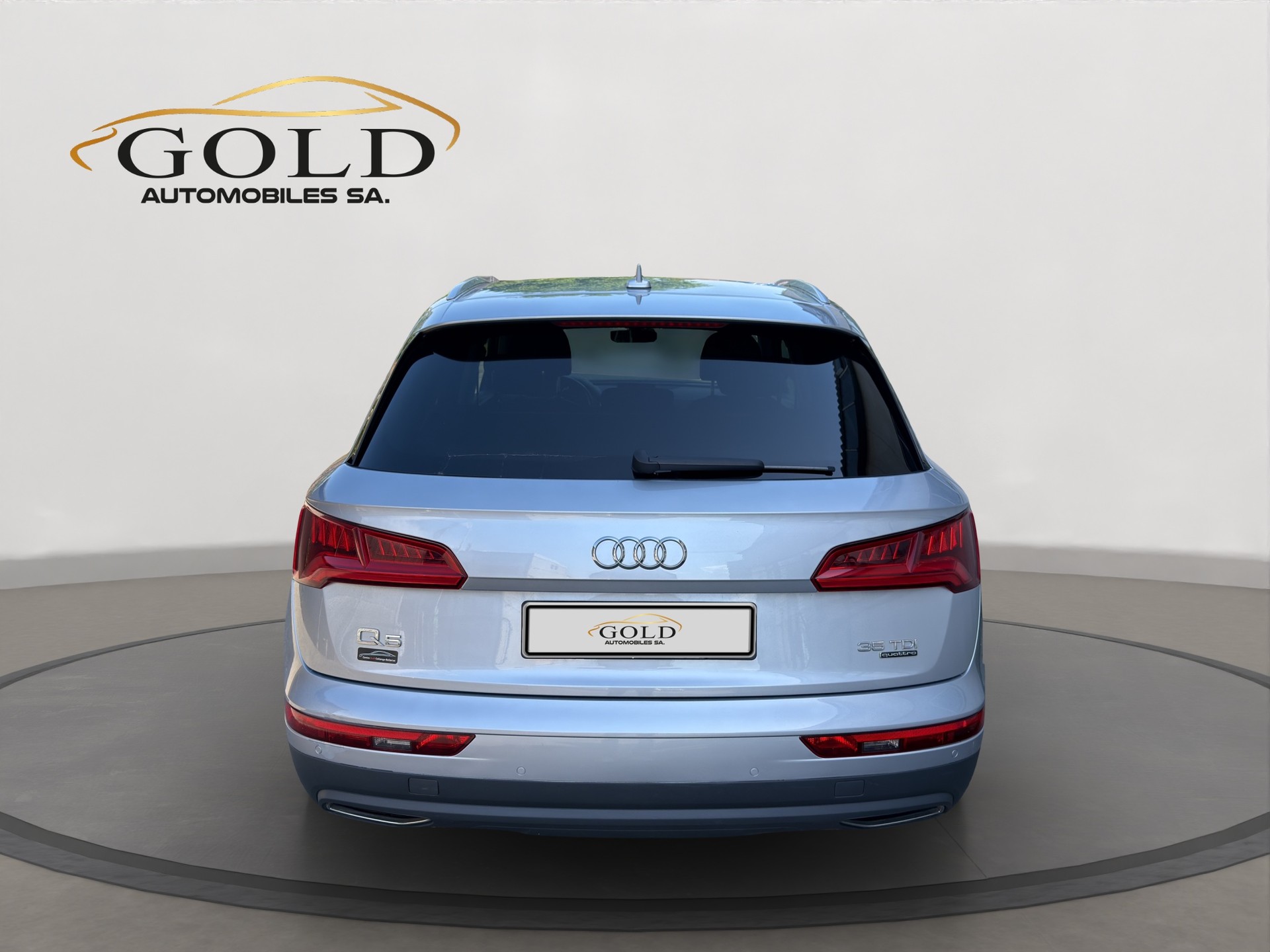 AUDI Q5 35 TDI quattro S-tronic-image-11