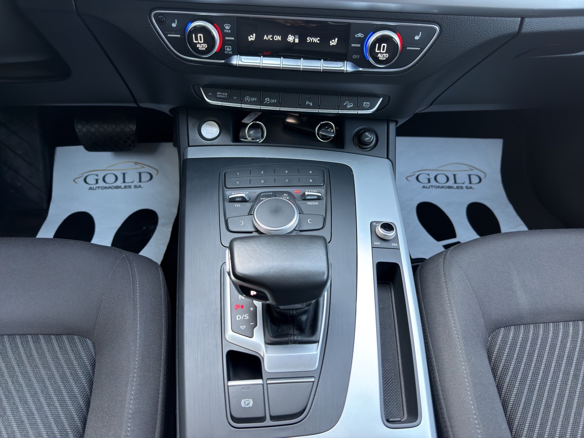 AUDI Q5 35 TDI quattro S-tronic-image-13