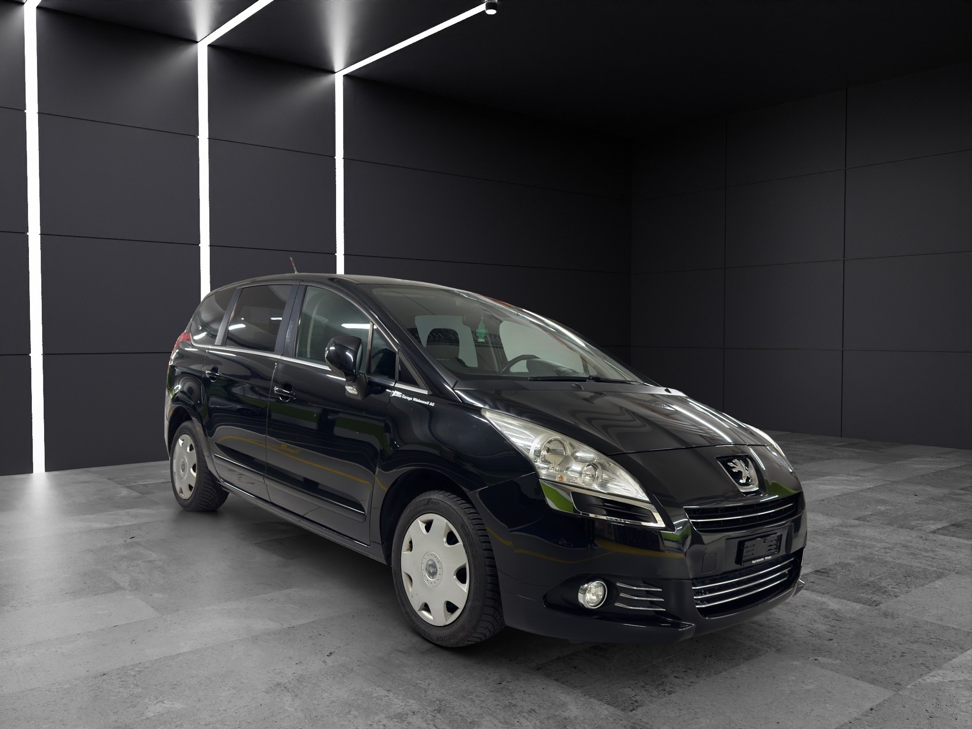 PEUGEOT 5008 1.6 16V T Sport Pack-image-2