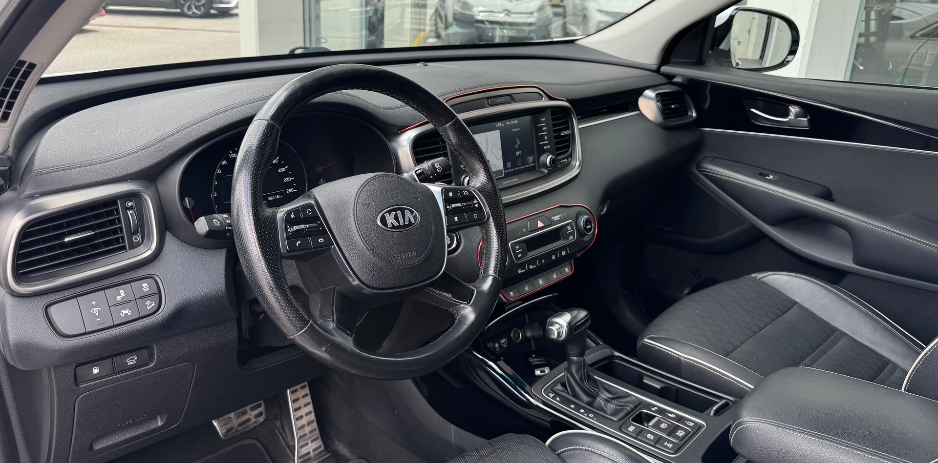 KIA Sorento 2.2 CRDI Style 7P. Automatic-image-6